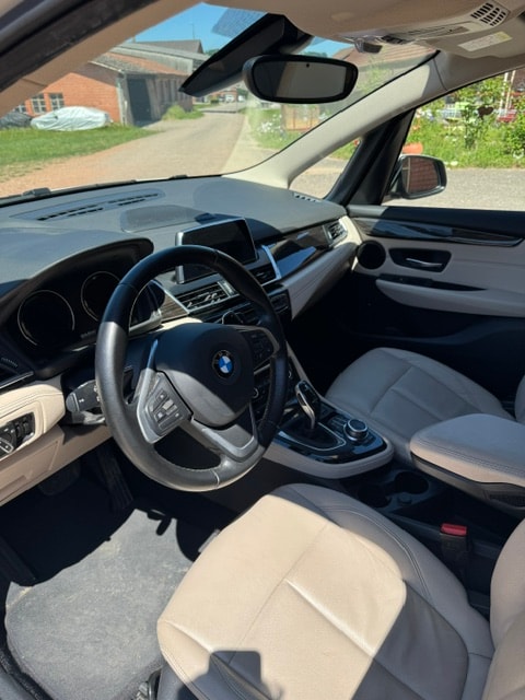 BMW 218d xDrive Gran Tourer Steptronic Luxury Line-image-13