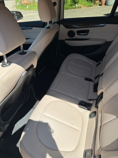 BMW 218d xDrive Gran Tourer Steptronic Luxury Line-image-15