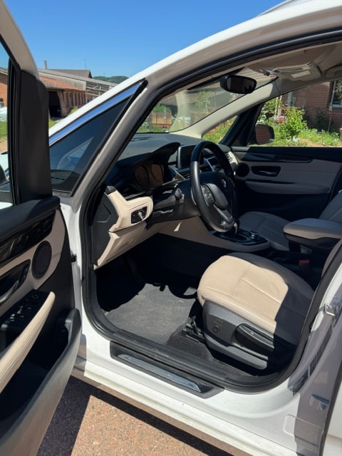 BMW 218d xDrive Gran Tourer Steptronic Luxury Line-image-12