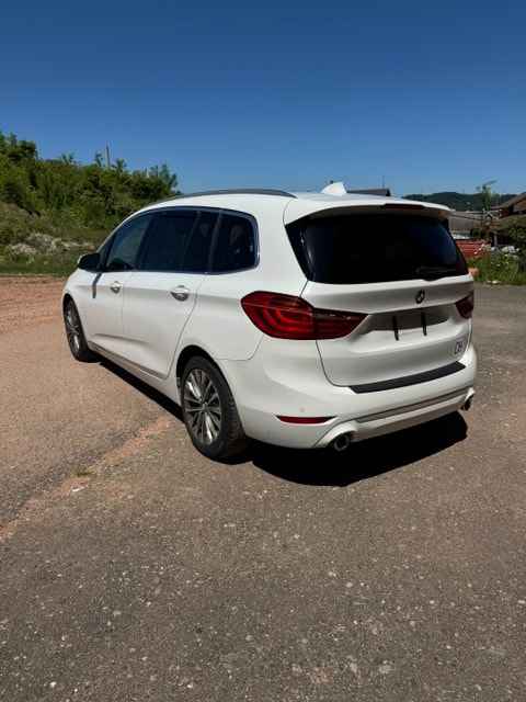 BMW 218d xDrive Gran Tourer Steptronic Luxury Line-image-6