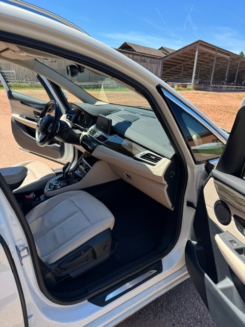 BMW 218d xDrive Gran Tourer Steptronic Luxury Line-image-19