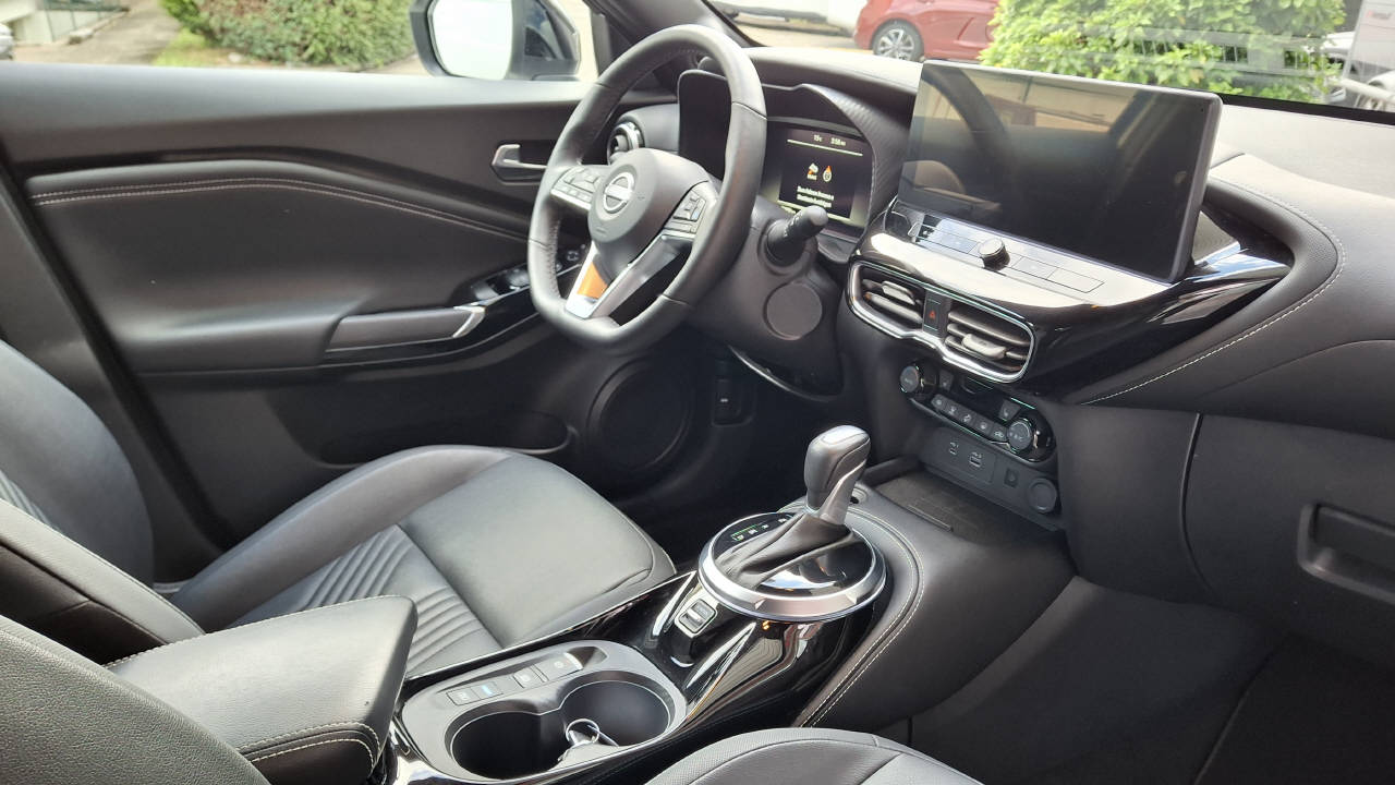 NISSAN Juke 1.6 Hybrid Tekna-image-6