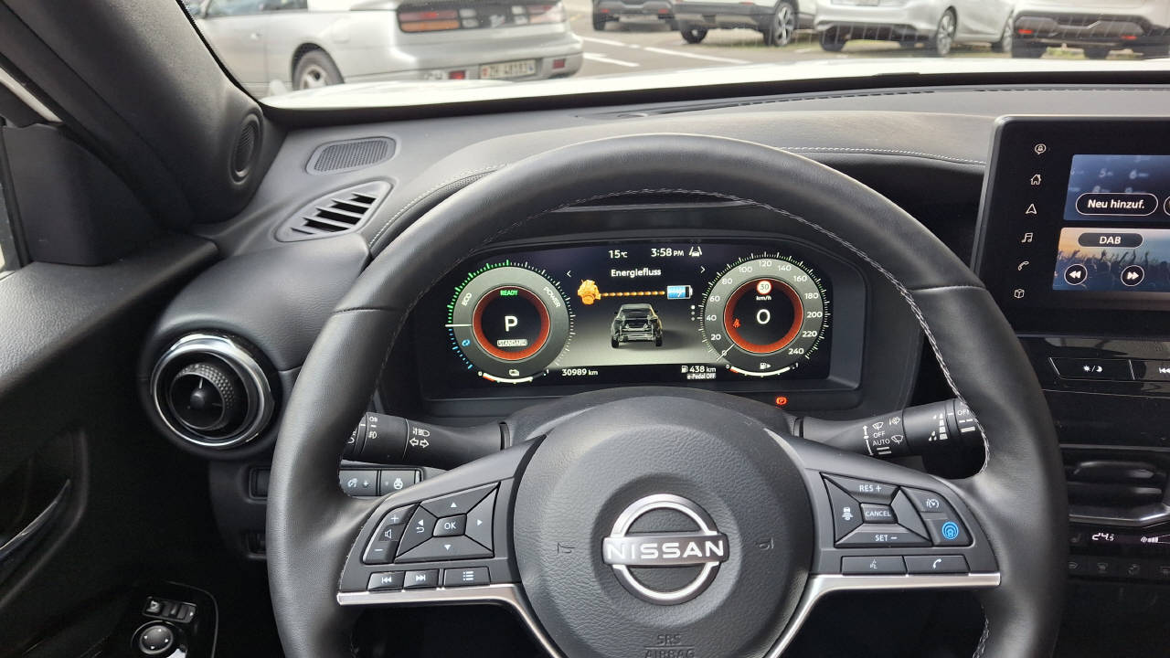 NISSAN Juke 1.6 Hybrid Tekna-image-9
