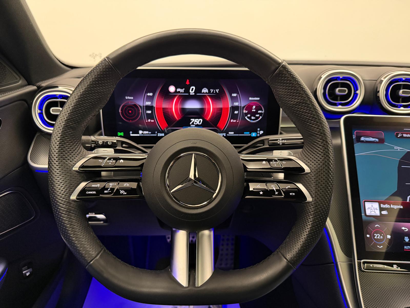 MERCEDES-BENZ C 220 d T 4Matic AMG Line-image-24