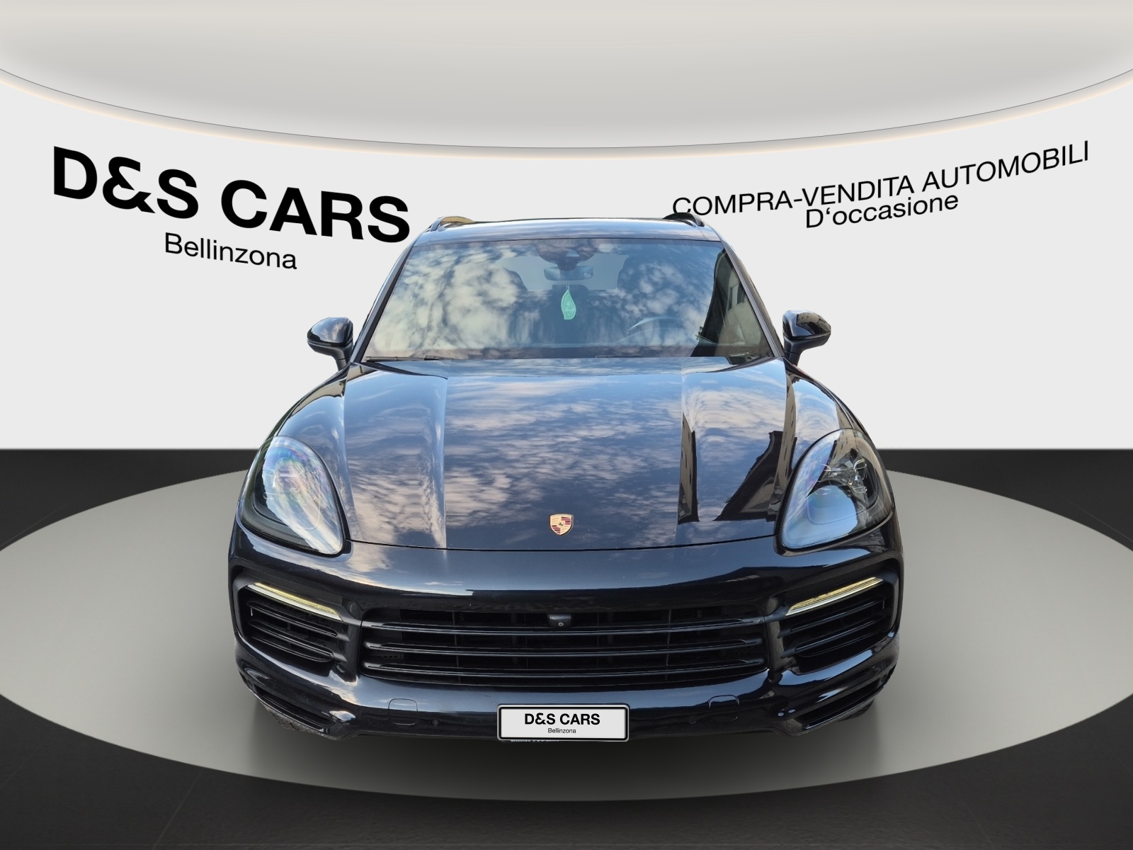 PORSCHE Cayenne-image-1