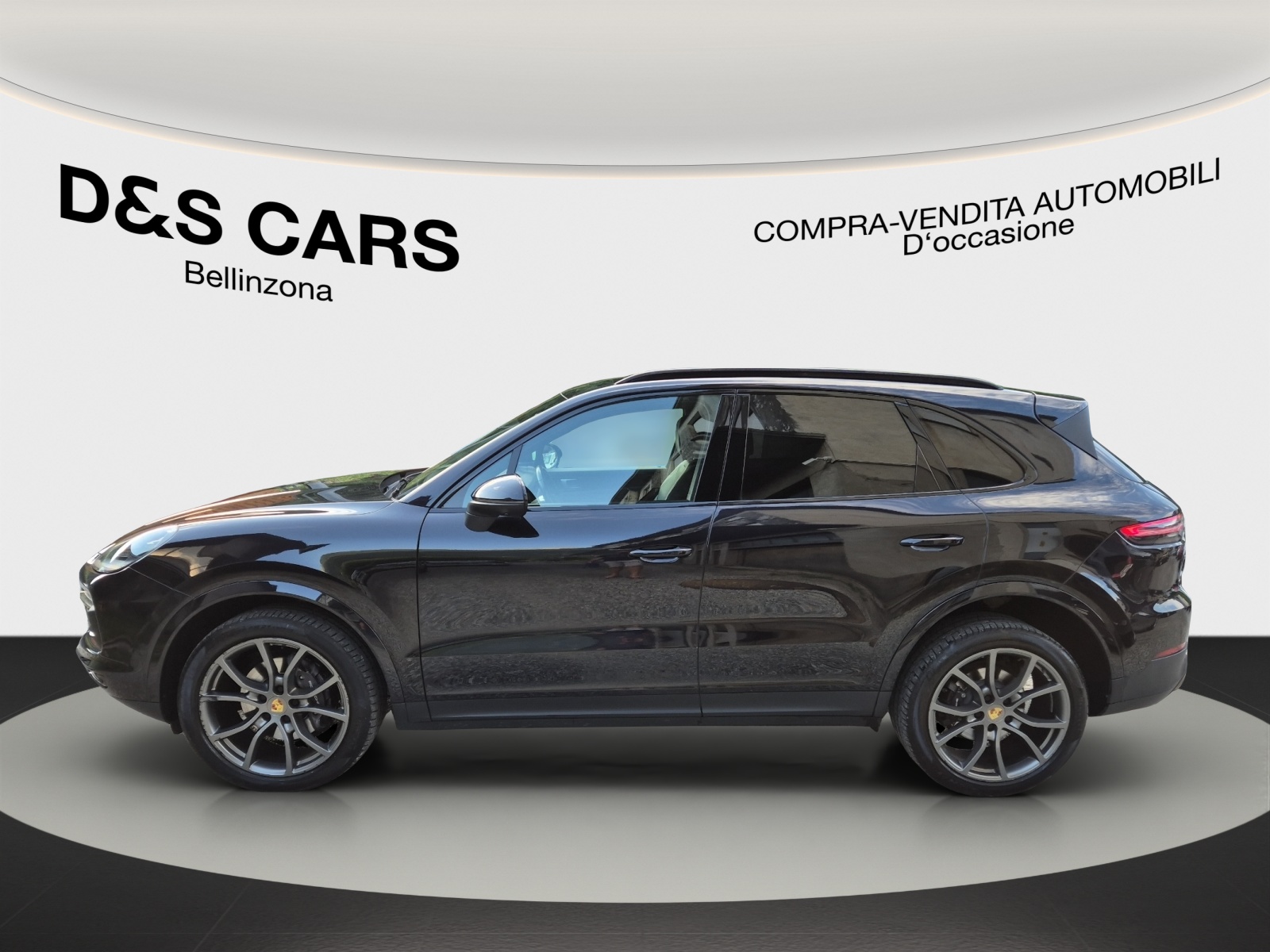PORSCHE Cayenne-image-2