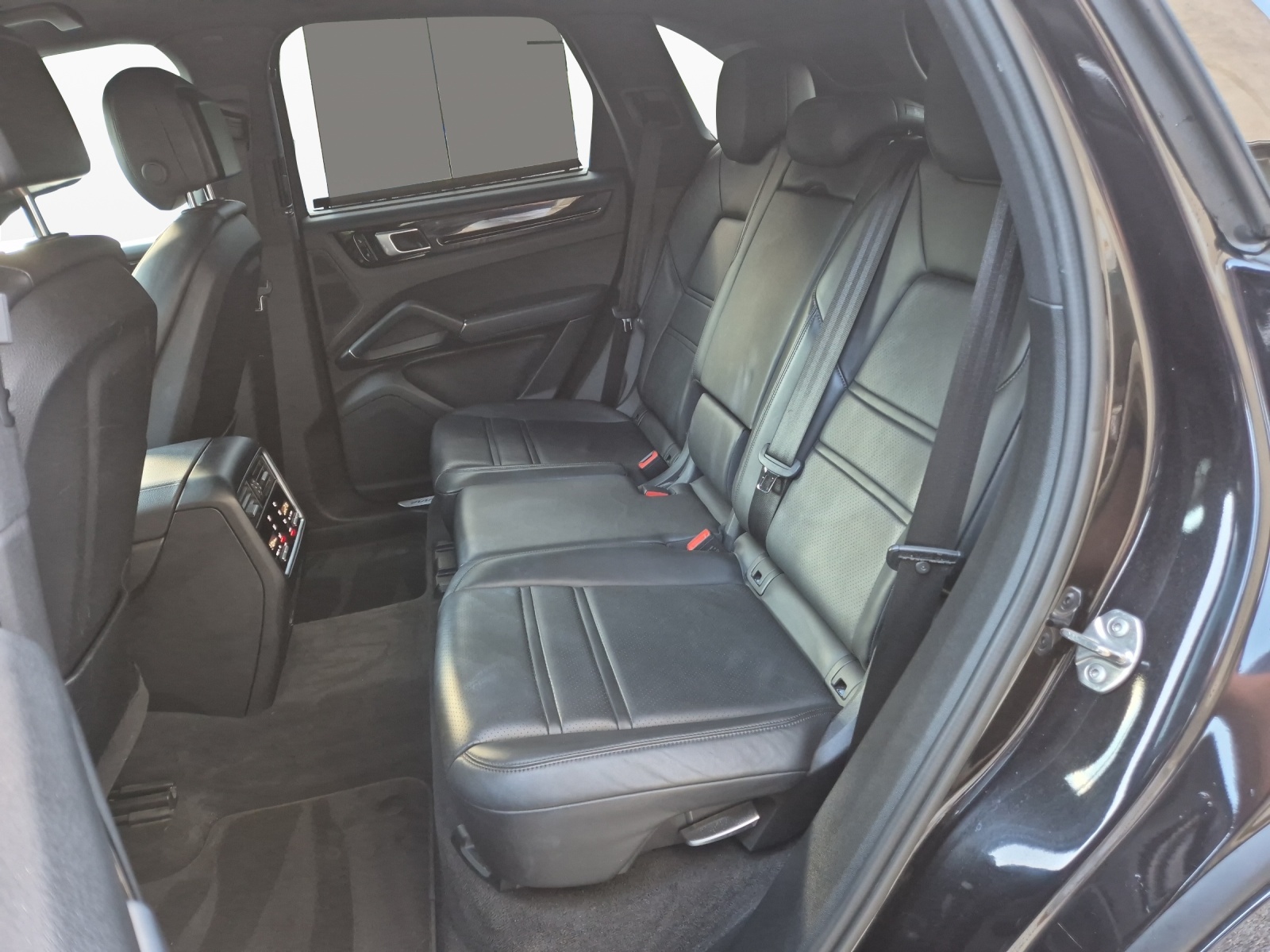 PORSCHE Cayenne-image-10