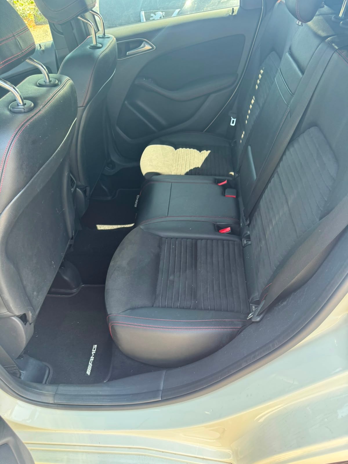 MERCEDES-BENZ B 220 AMG Line 4Matic 7G-DCT-image-7