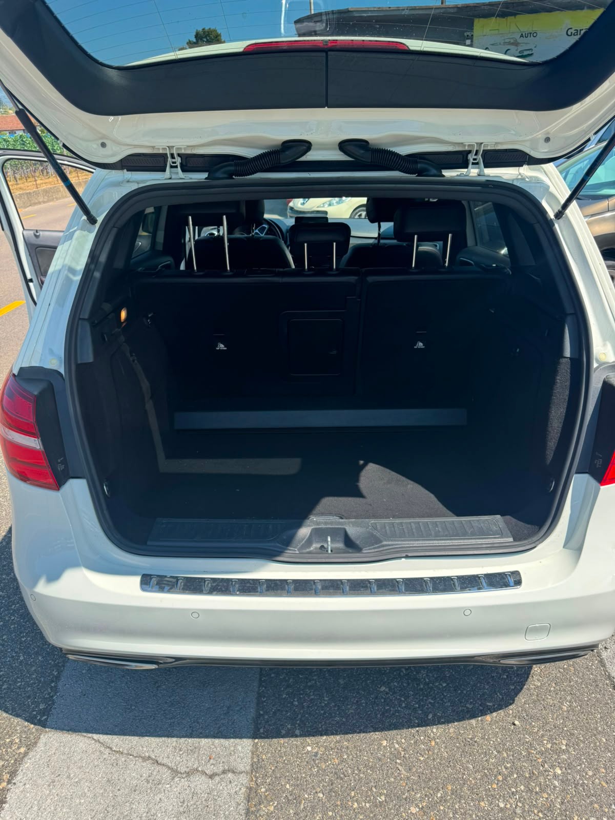MERCEDES-BENZ B 220 AMG Line 4Matic 7G-DCT-image-8
