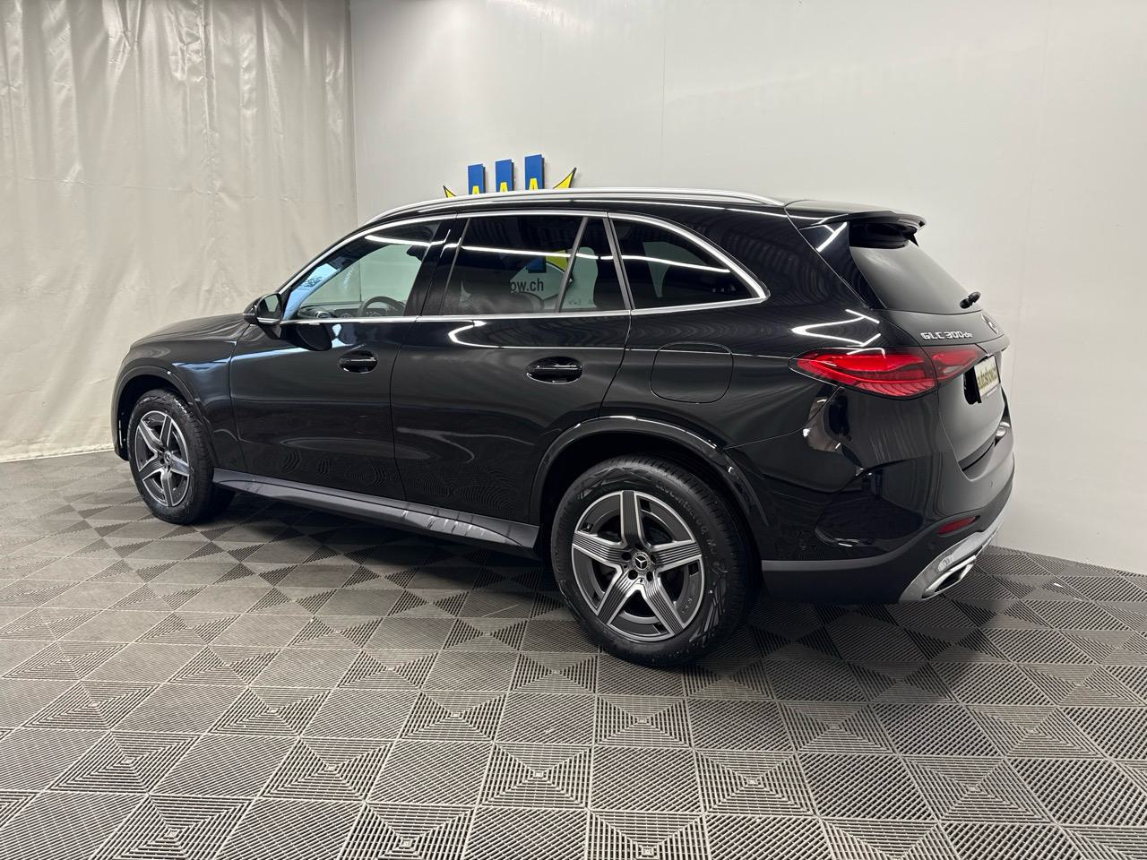 MERCEDES-BENZ GLC 300 de 4Matic AMG-image-1