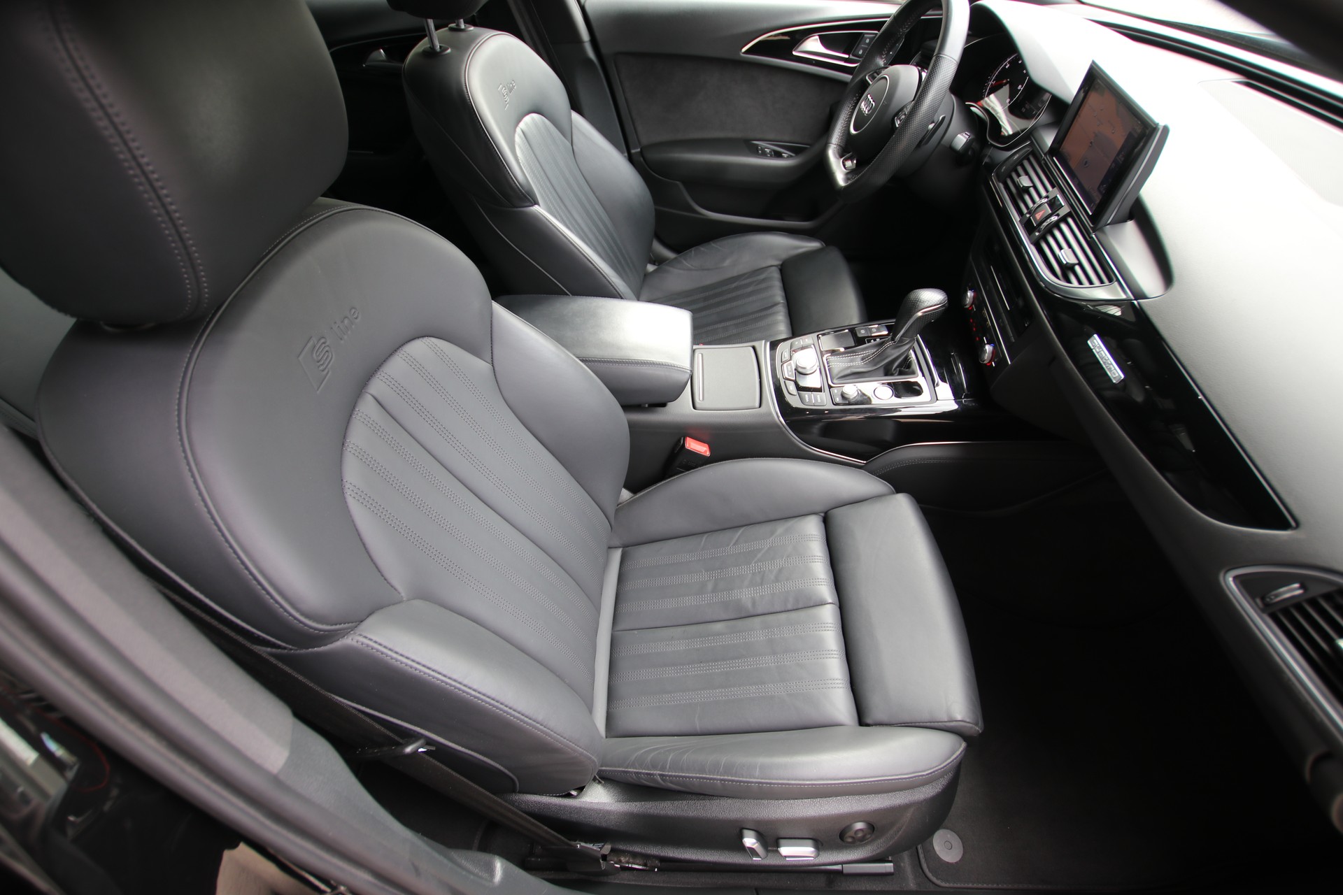 AUDI A6 Avant 3.0 BiTDI V6 qu. competition tiptronic-image-12