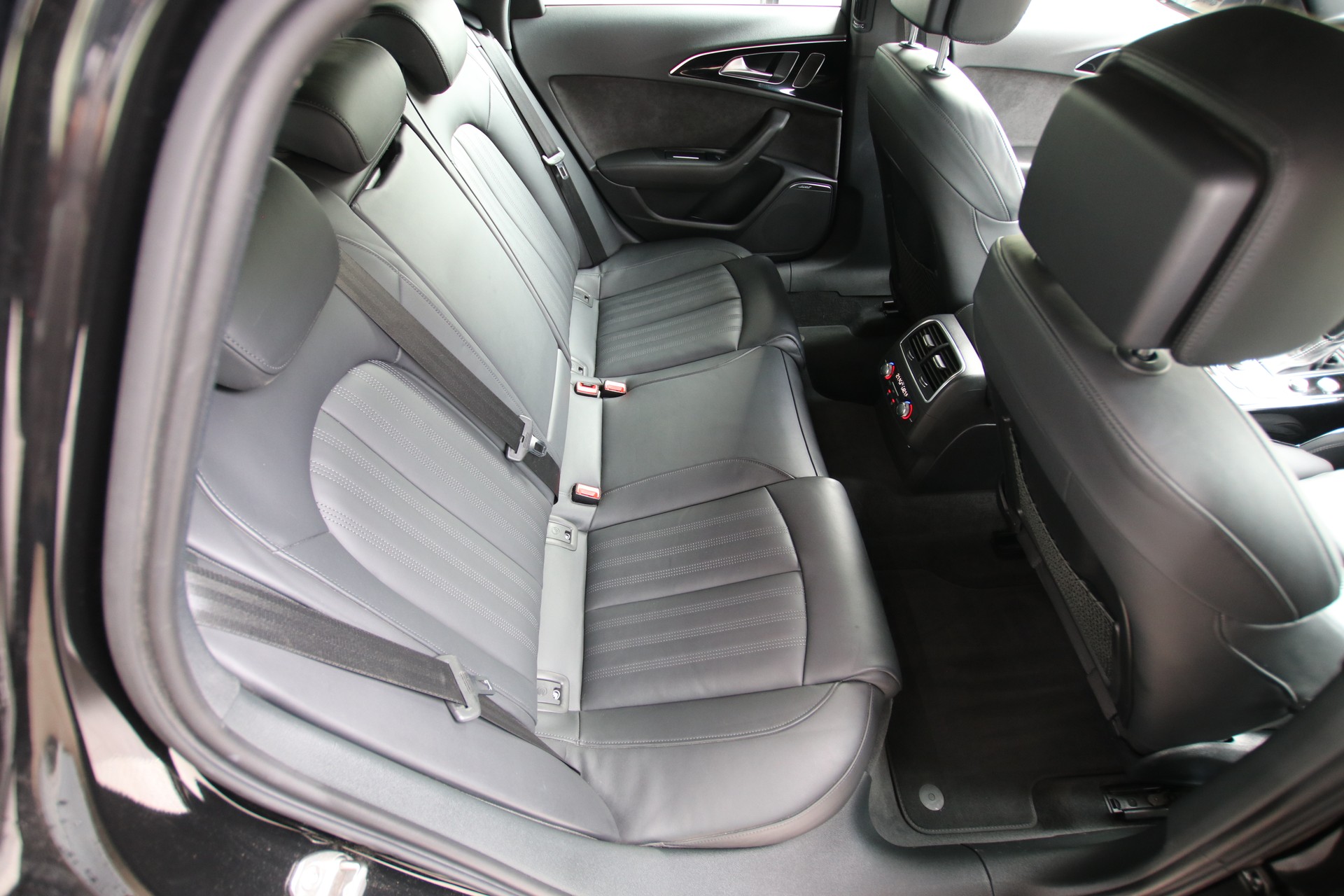AUDI A6 Avant 3.0 BiTDI V6 qu. competition tiptronic-image-14