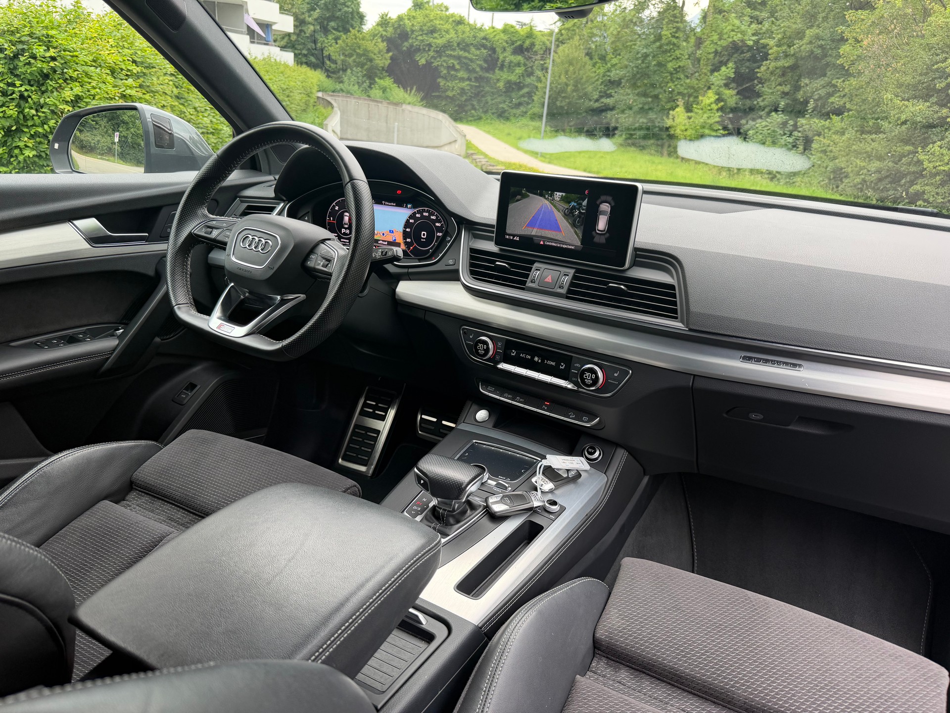 AUDI Q5 2.0 TDI sport quattro S-tronic-image-11