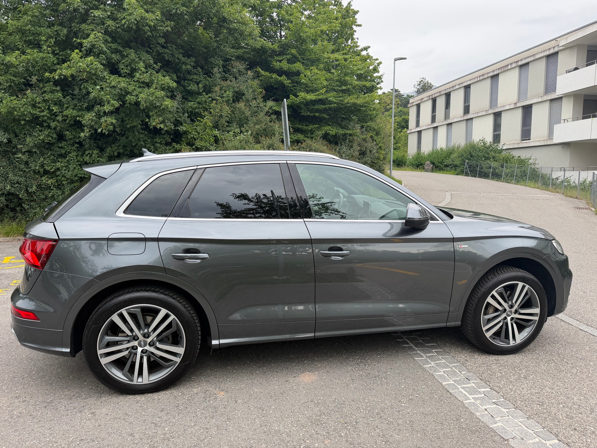 AUDI Q5 2.0 TDI sport quattro S-tronic-image-5