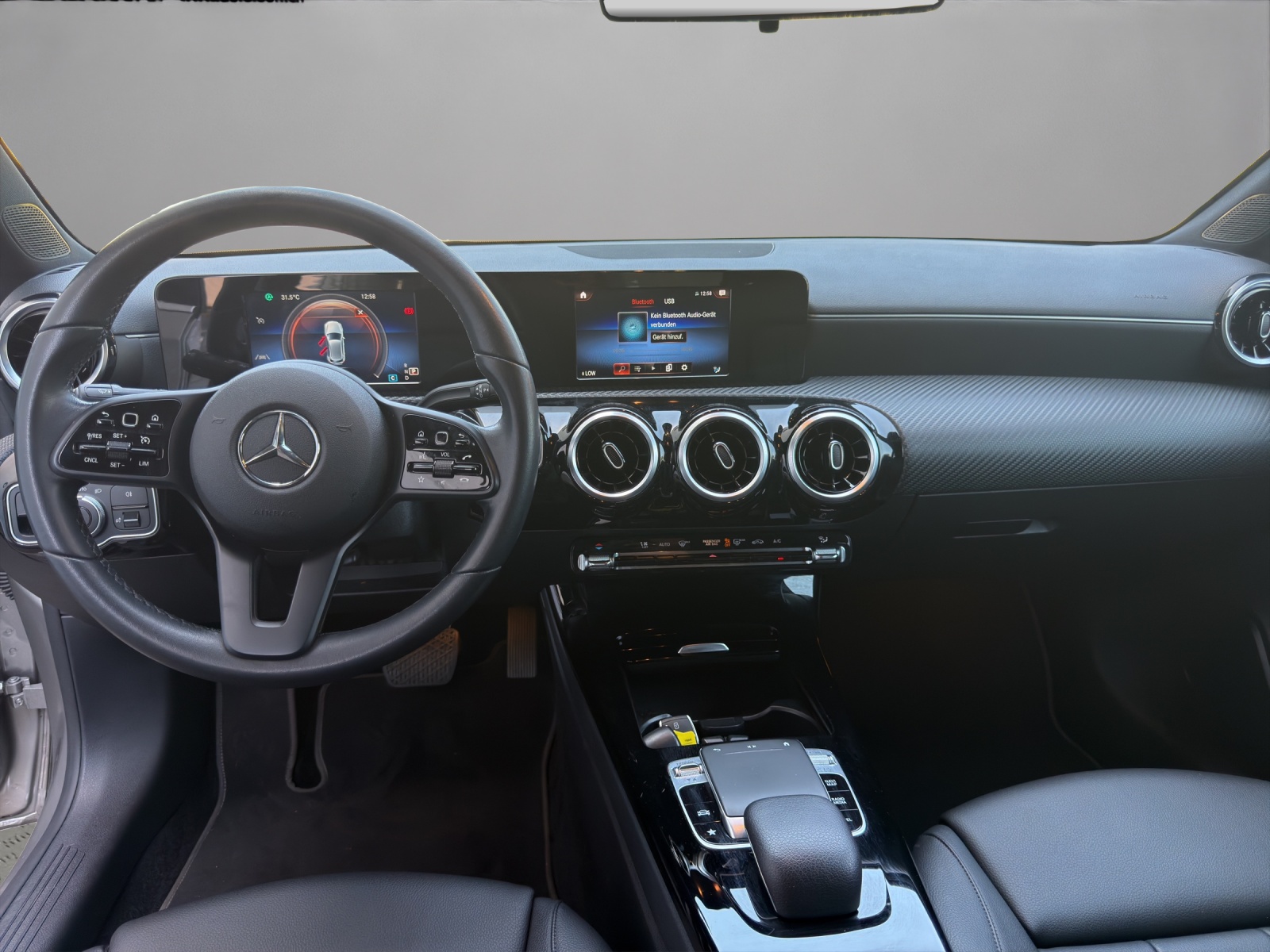 MERCEDES-BENZ A 180 d-image-13