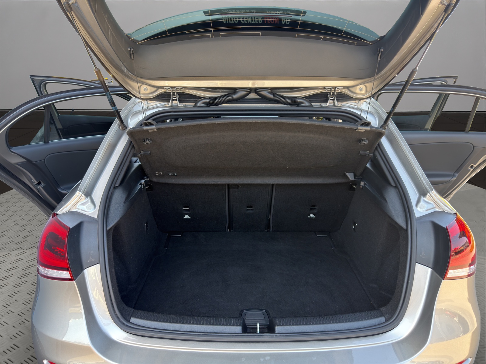 MERCEDES-BENZ A 180 d-image-18