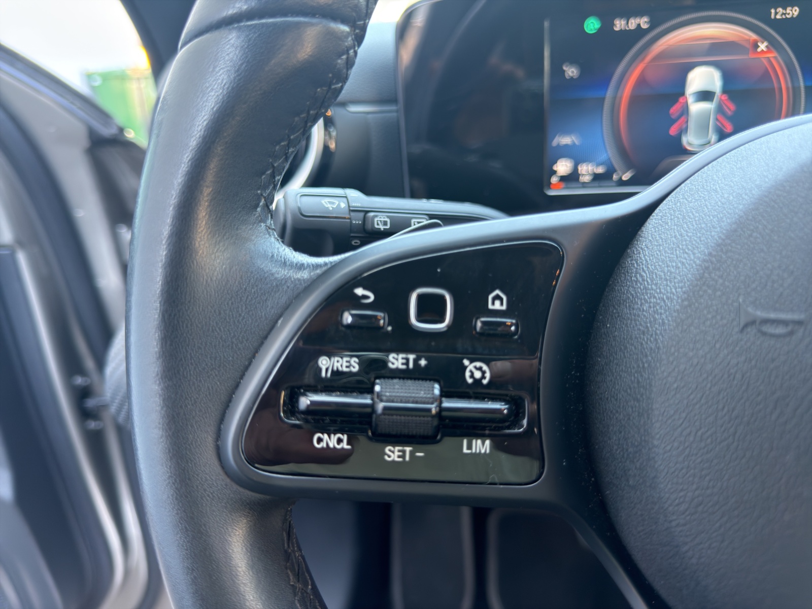 MERCEDES-BENZ A 180 d-image-23