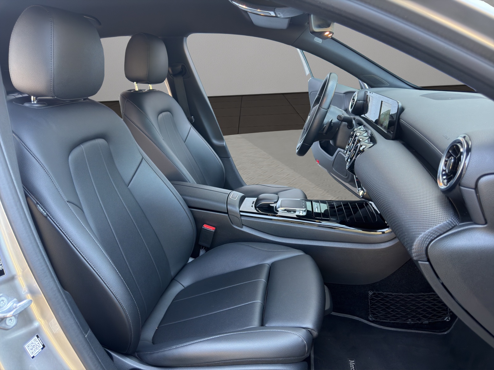 MERCEDES-BENZ A 180 d-image-16