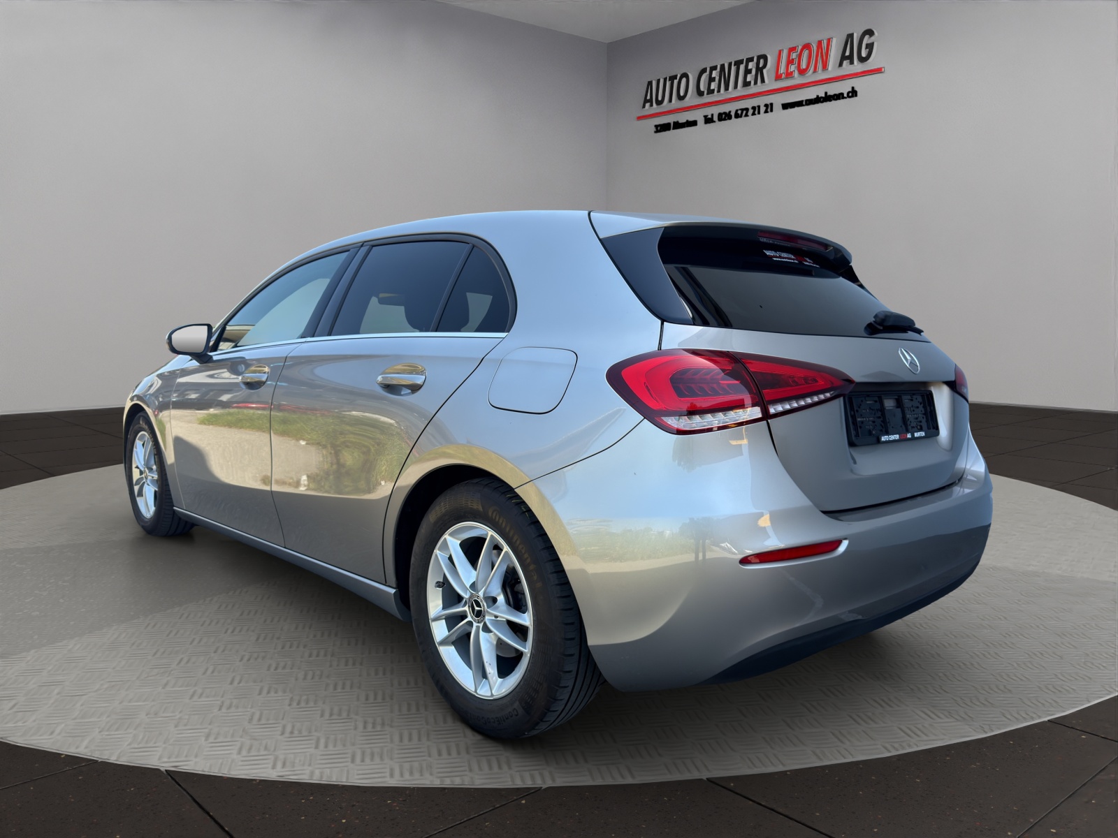 MERCEDES-BENZ A 180 d-showroom-element-3