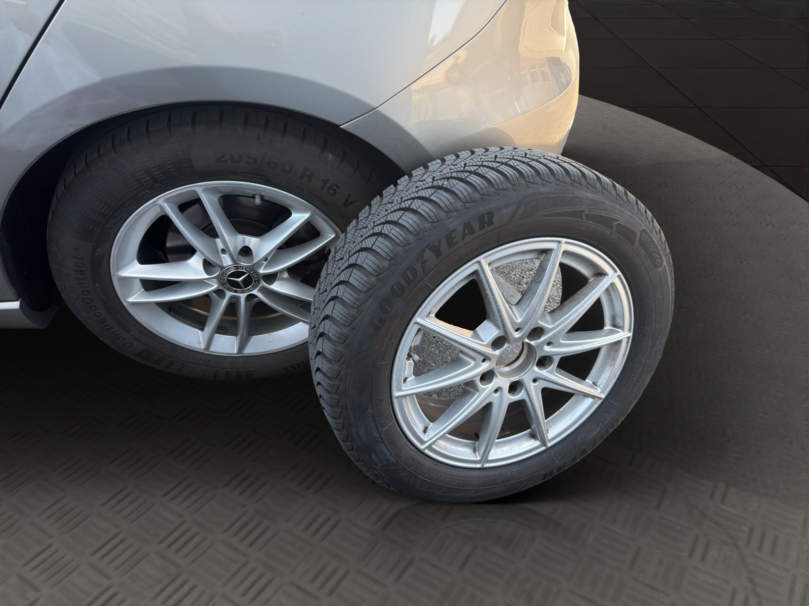 MERCEDES-BENZ A 180 d-image-19