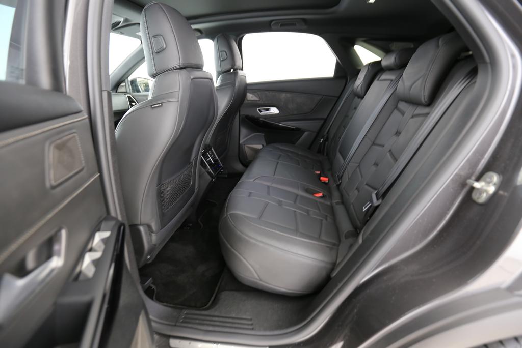 DS AUTOMOBILES 7 Crossback 1.6 E-Tense Louvre 4x4-image-8
