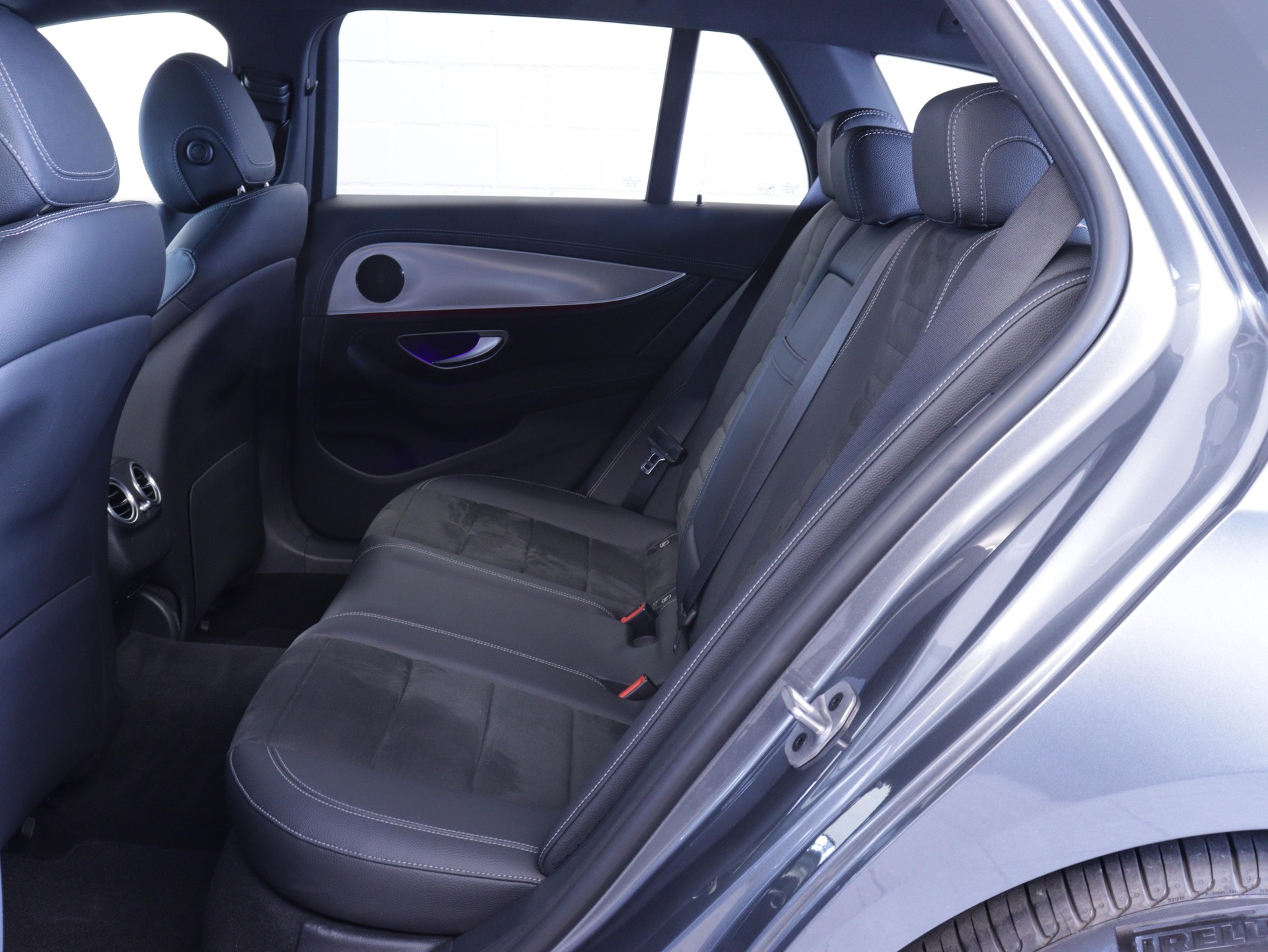 MERCEDES-BENZ E 450 AMG Line 4matic Kombi-image-9