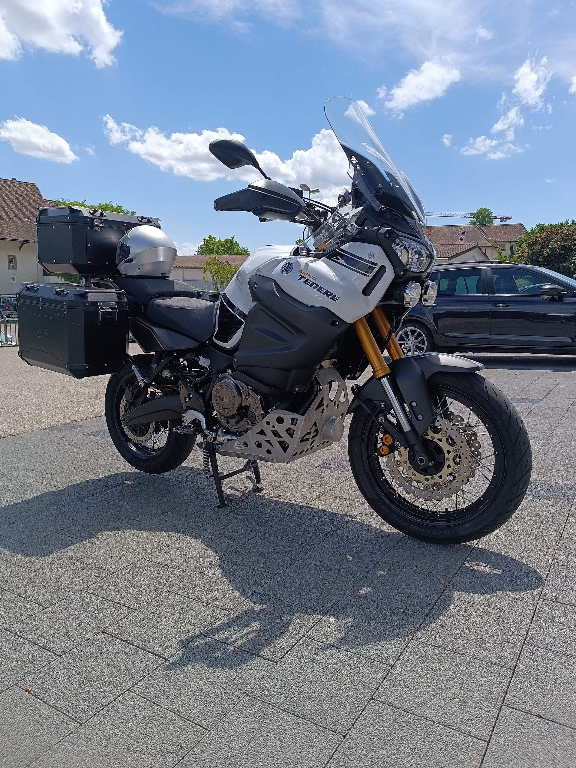 YAMAHA XT 1200 ZE Super Ténéré-image-0