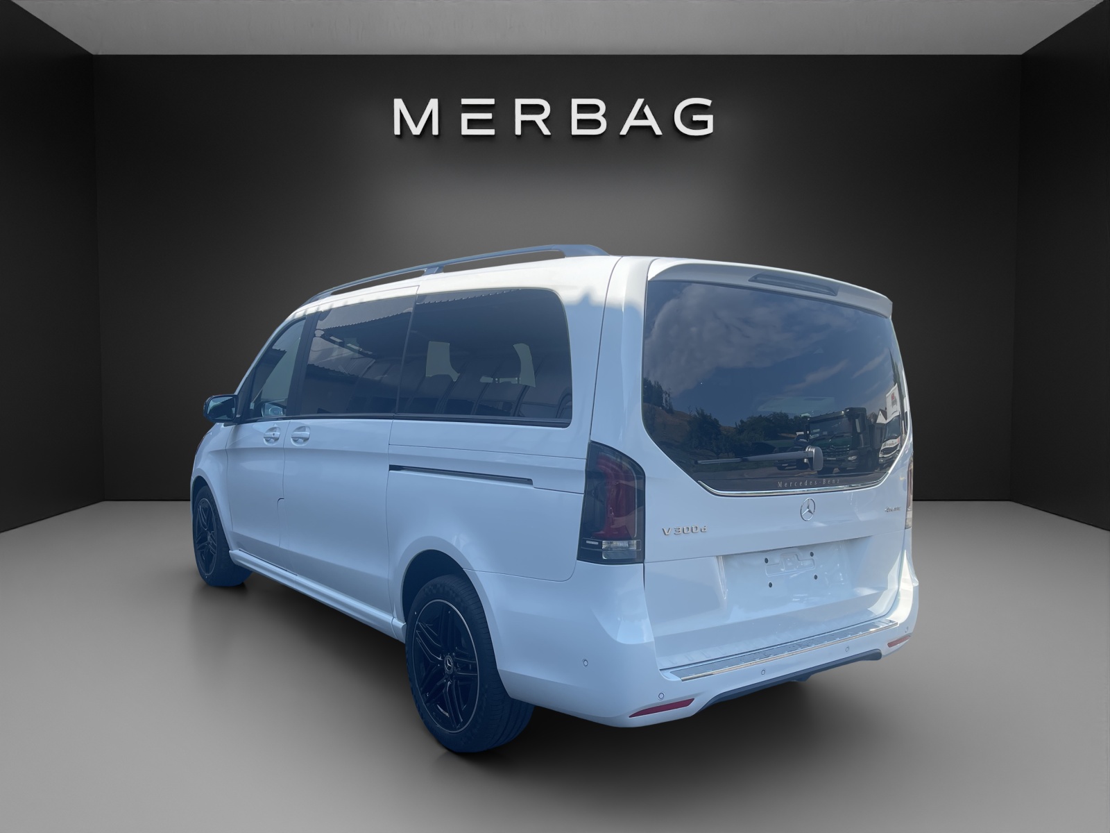 MERCEDES-BENZ V 300 d lang 4Matic Swiss Edition 9G-Tronic-image-3