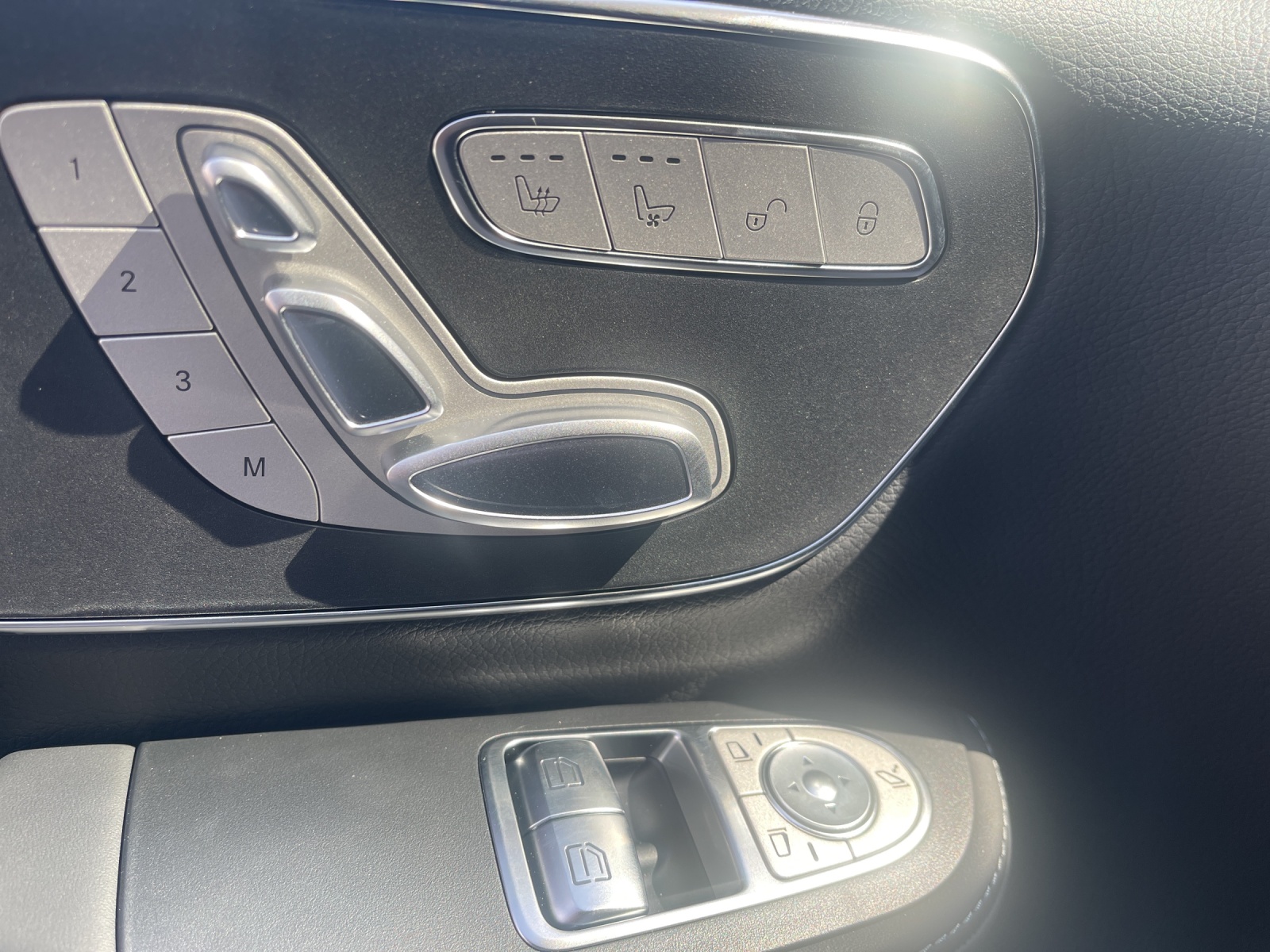 MERCEDES-BENZ V 300 d lang 4Matic Swiss Edition 9G-Tronic-image-13