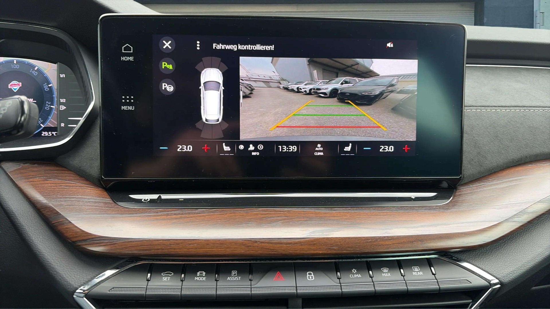 SKODA Octavia Combi 2.0 TDI DSG Scout 4x4-image-15