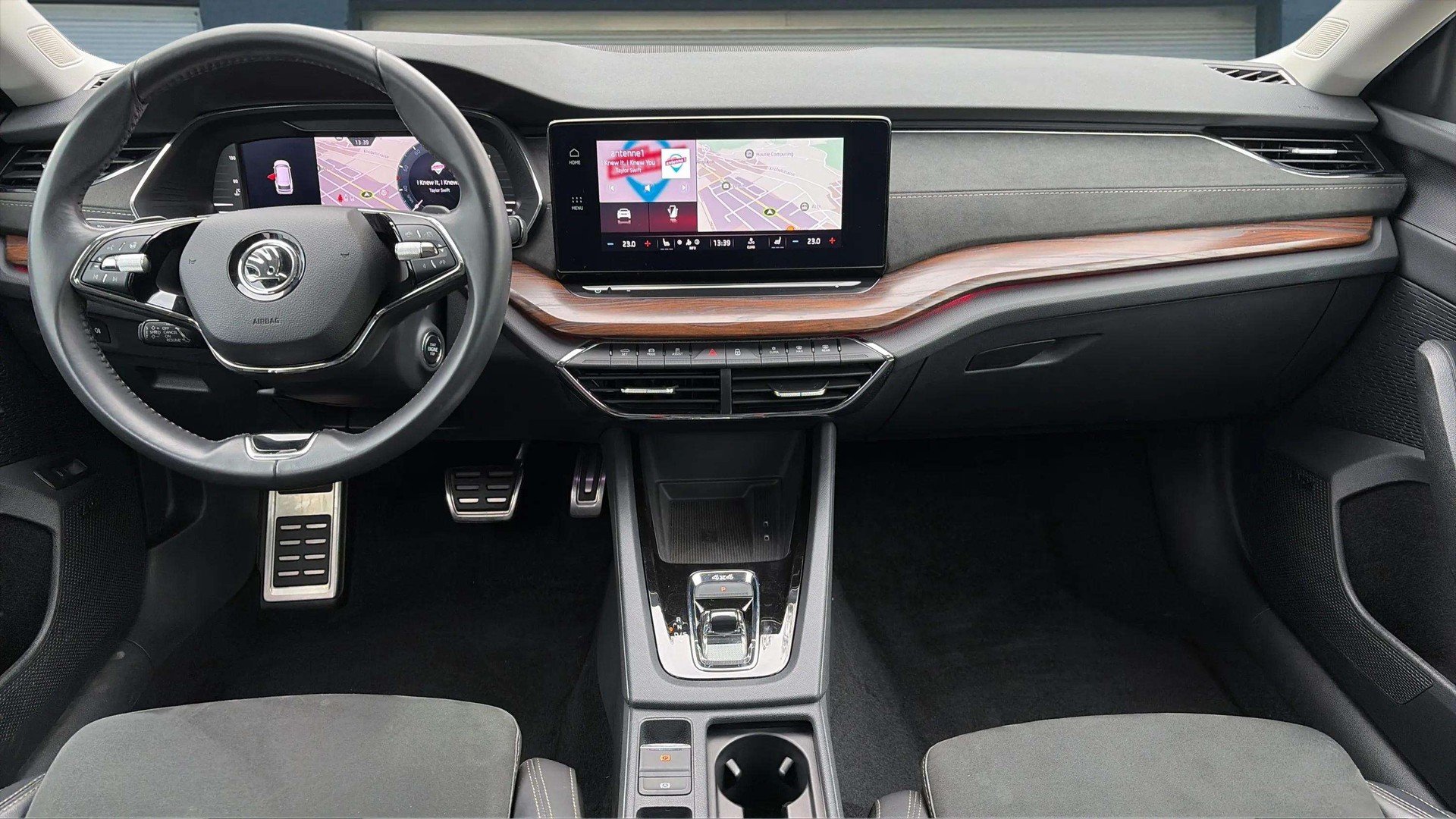 SKODA Octavia Combi 2.0 TDI DSG Scout 4x4-image-9