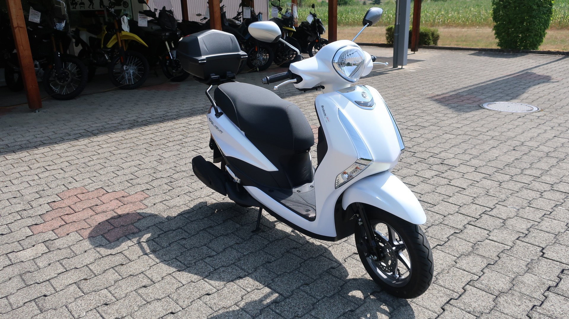 YAMAHA D'elight LTS 125-image-1