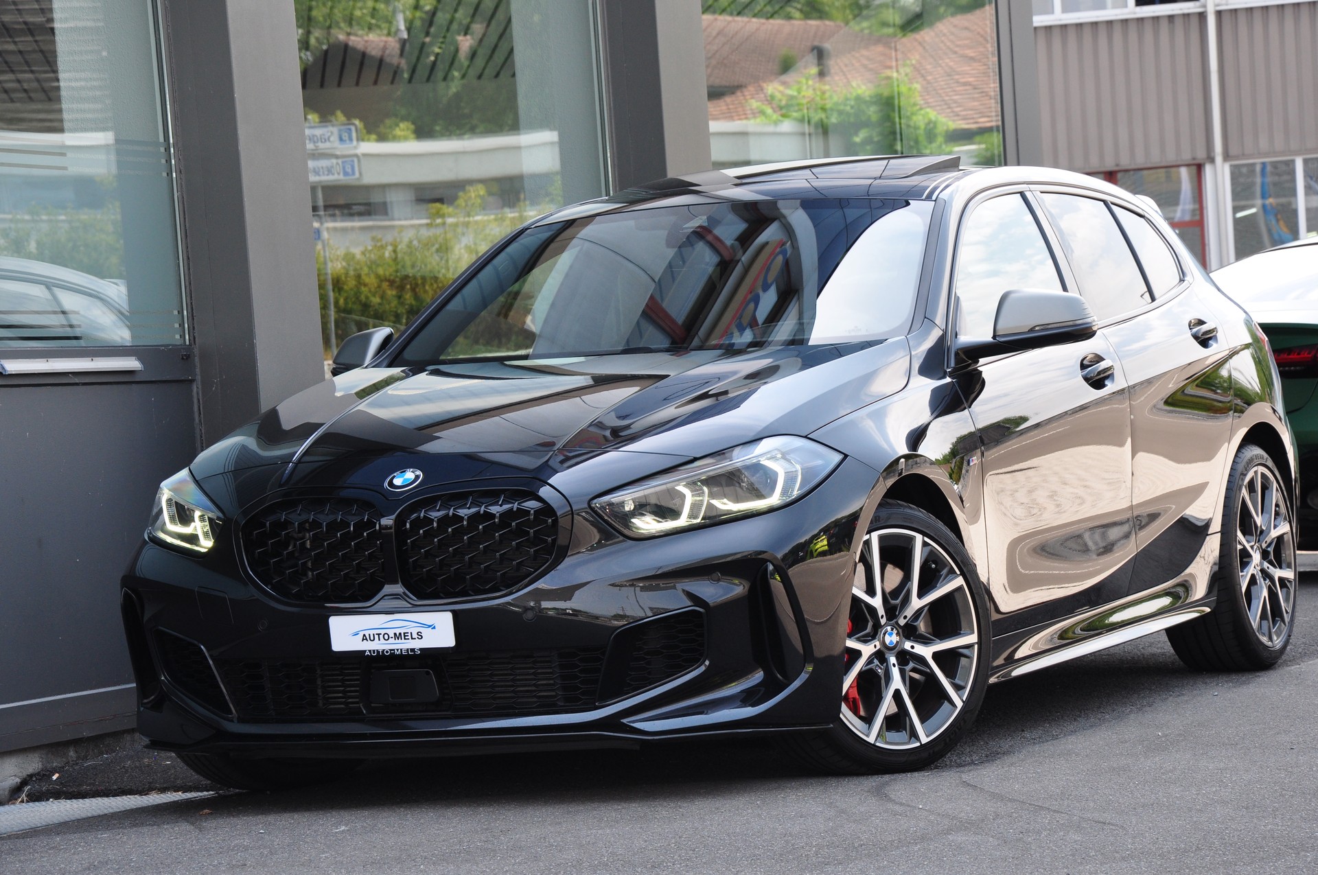 BMW M135i xDrive M Sport Pro Steptronic-showroom-element-3