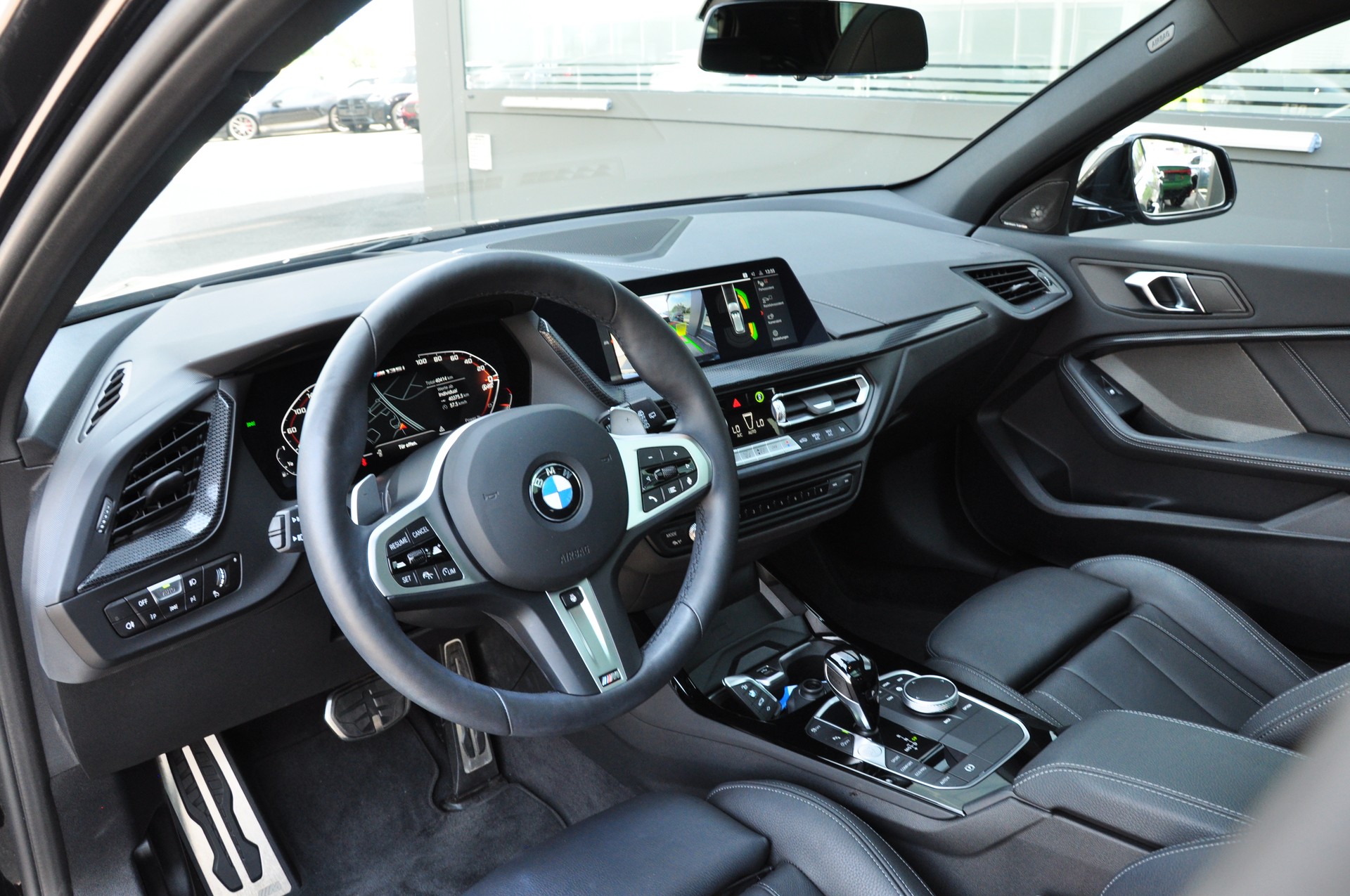 BMW M135i xDrive M Sport Pro Steptronic-image-12