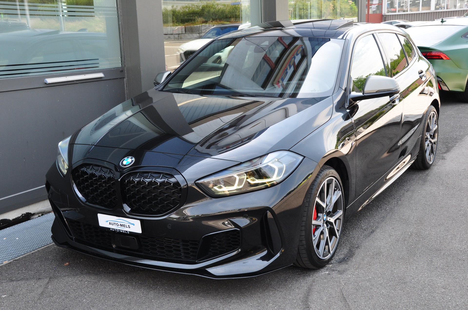 BMW M135i xDrive M Sport Pro Steptronic-showroom-element-1