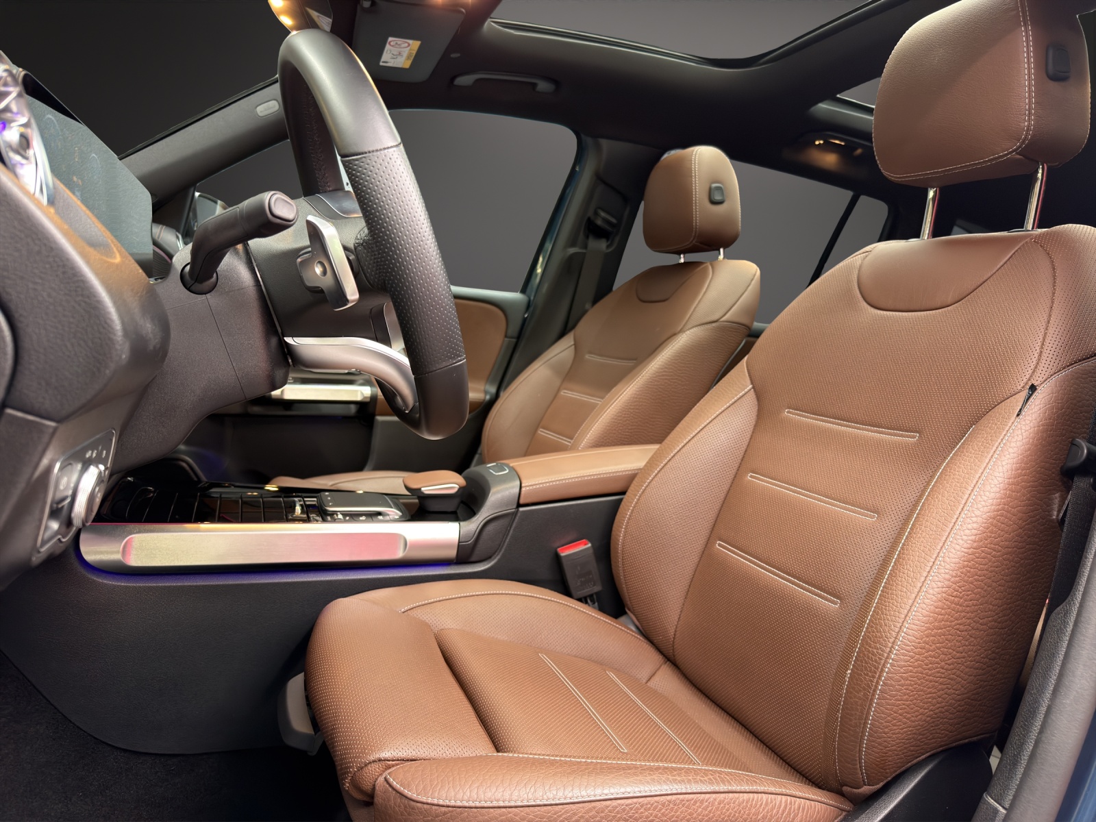 MERCEDES-BENZ GLB 220 d AMG Line 4 MAT.-image-8