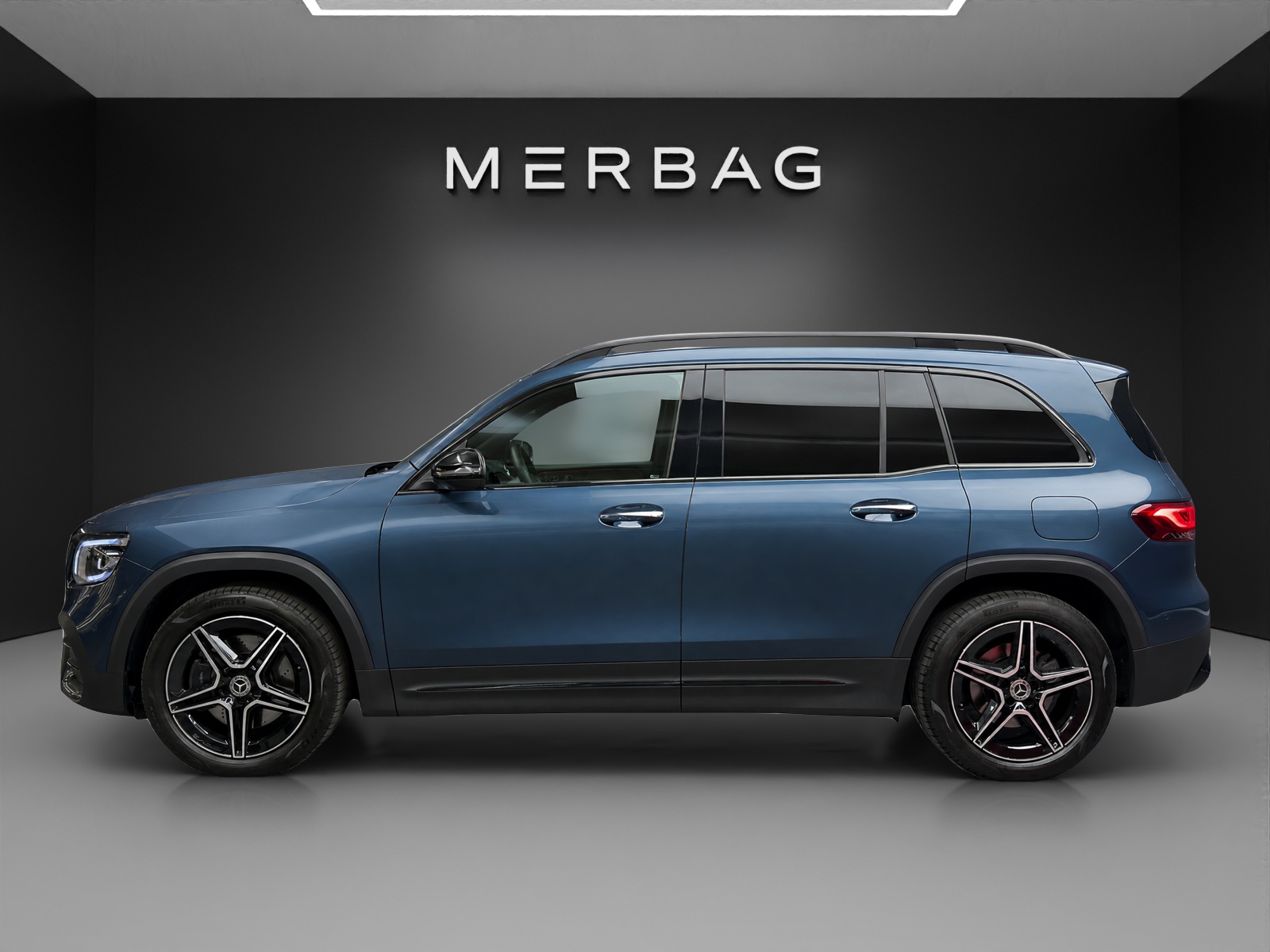 MERCEDES-BENZ GLB 220 d AMG Line 4 MAT.-image-2