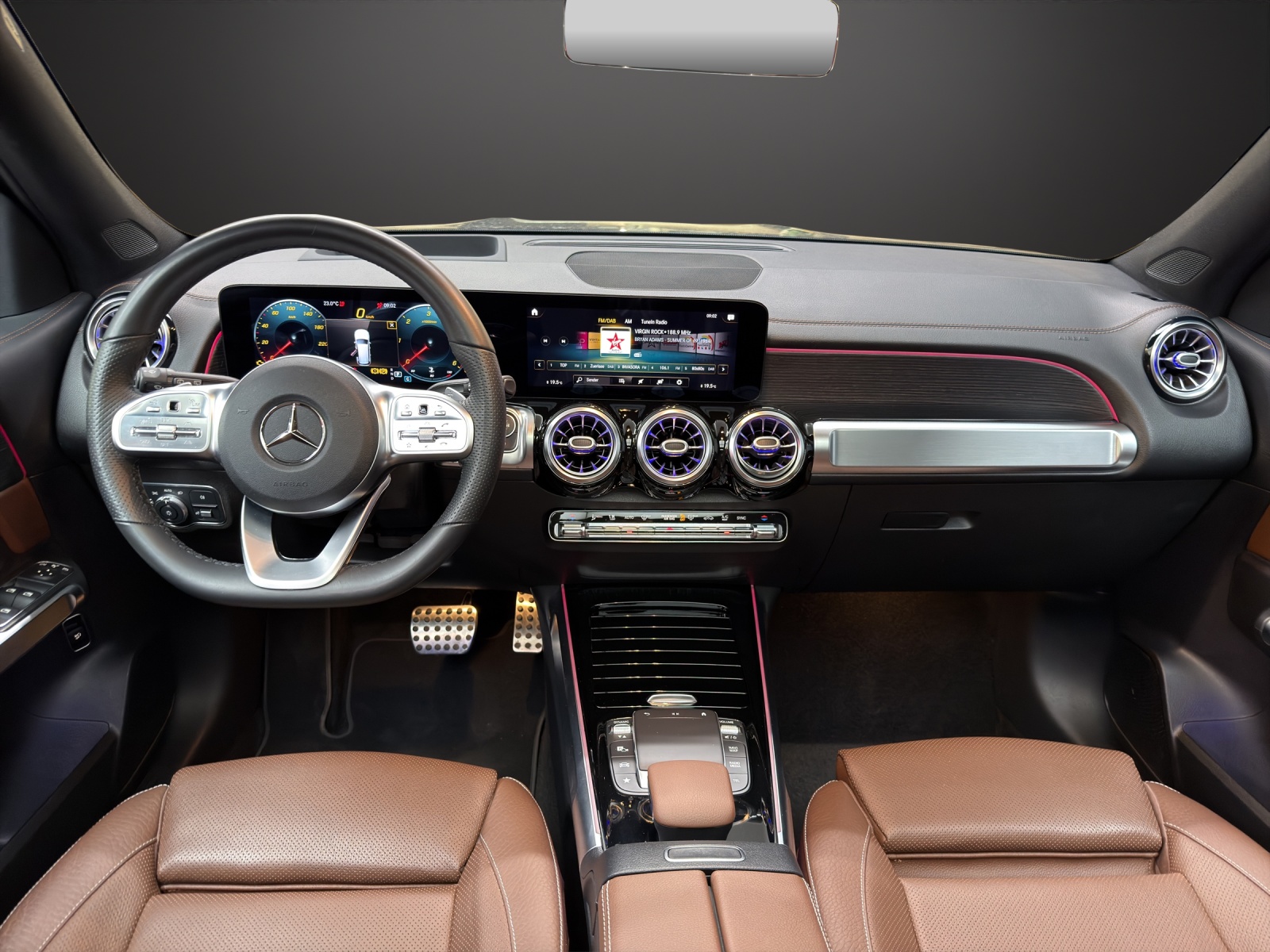 MERCEDES-BENZ GLB 220 d AMG Line 4 MAT.-image-5