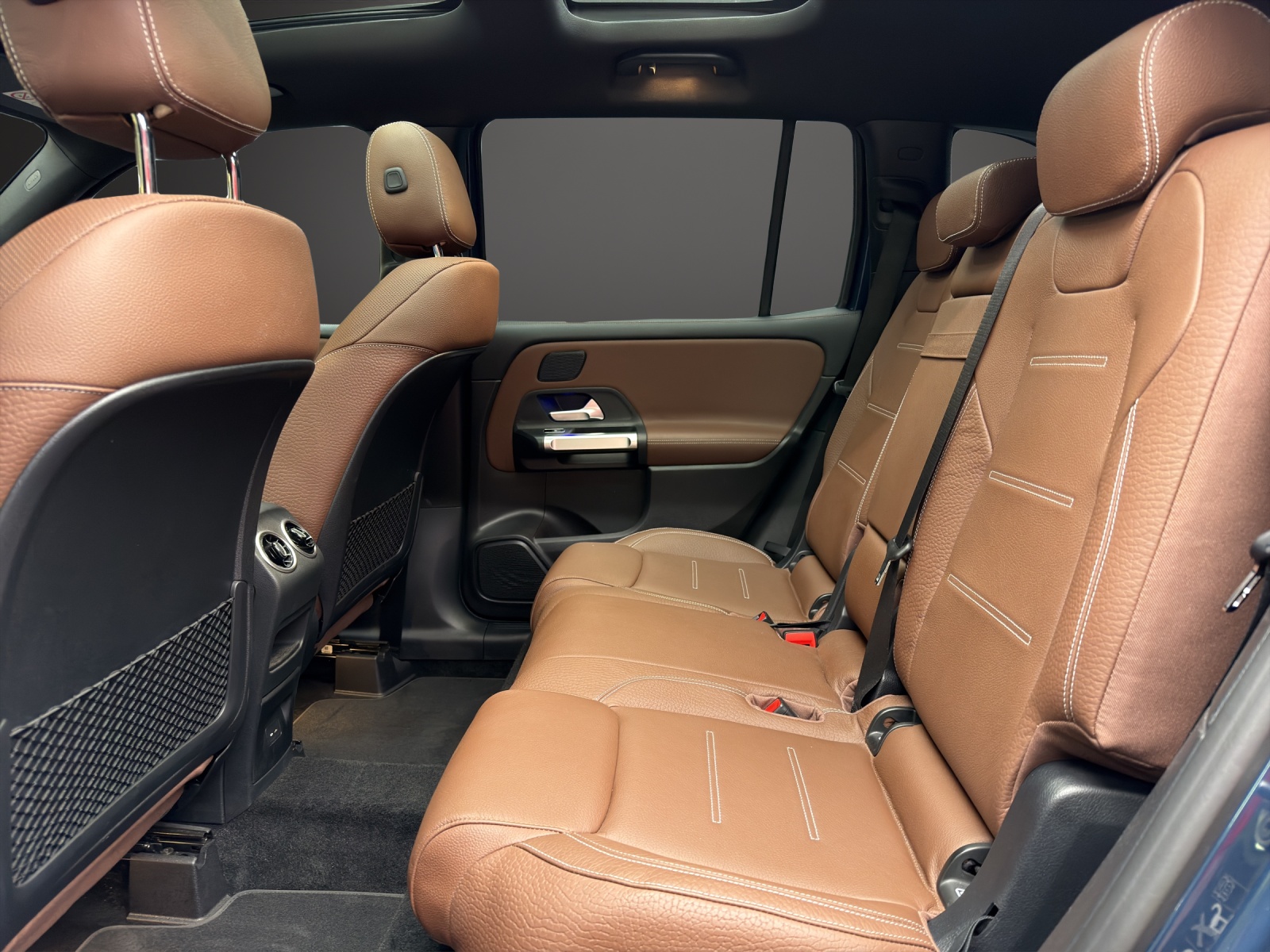 MERCEDES-BENZ GLB 220 d AMG Line 4 MAT.-image-9