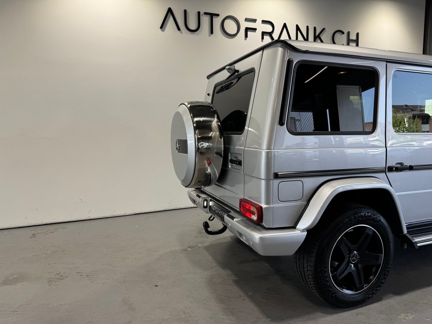 MERCEDES-BENZ G 500 lang Wagon-showroom-element-2
