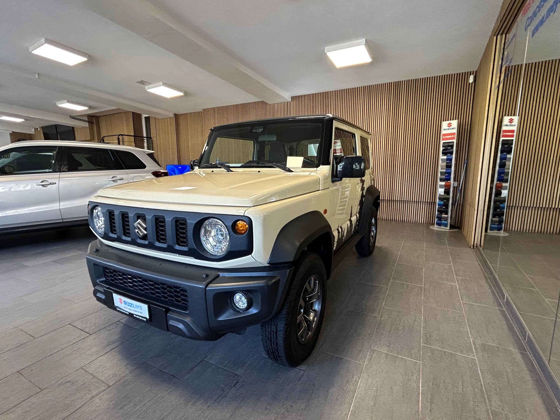 SUZUKI Jimny 1.5 Compact Top Automatique 4 Place/4Platz-showroom-element-3