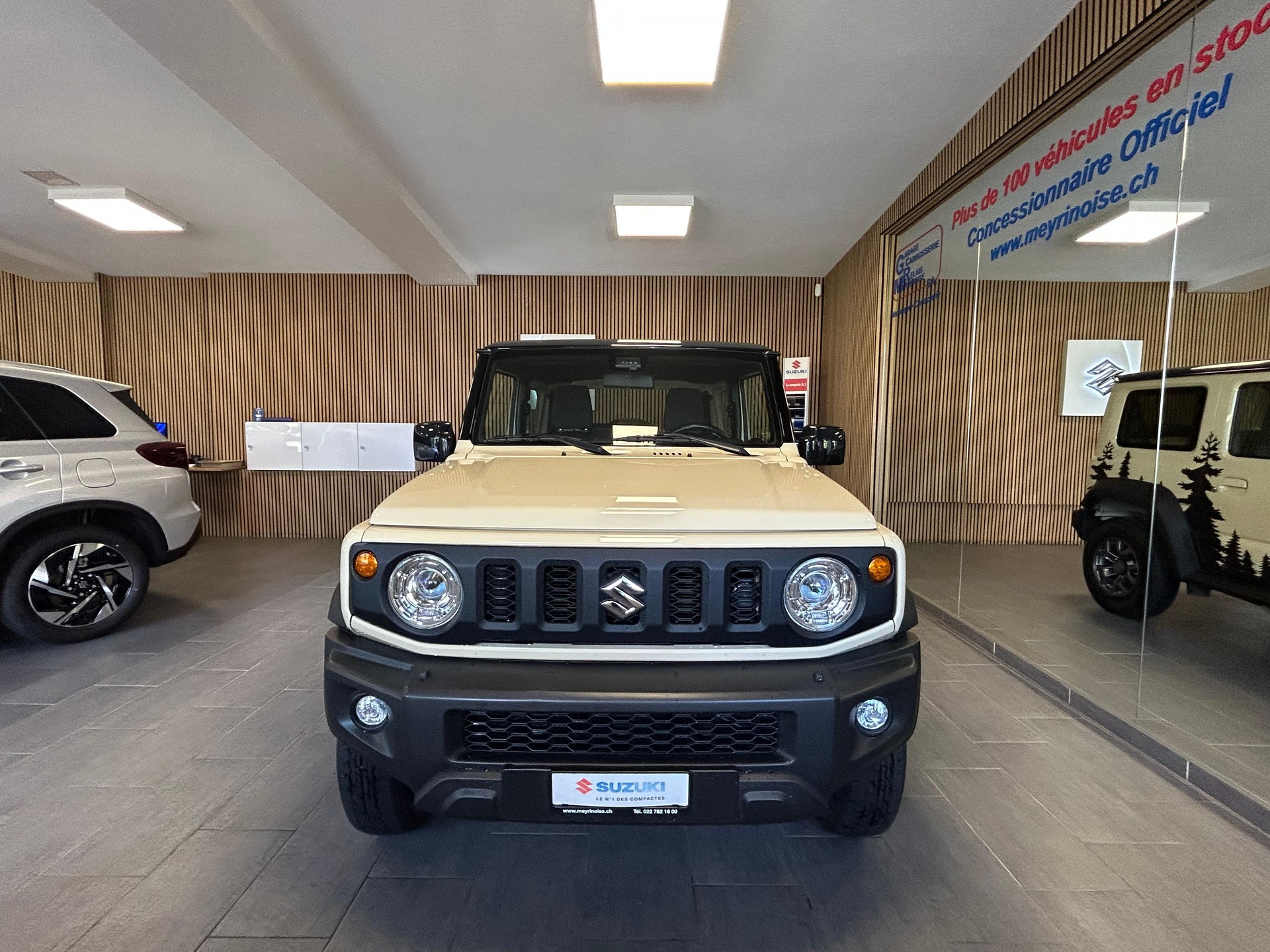 SUZUKI Jimny 1.5 Compact Top Automatique 4 Place/4Platz-showroom-element-2