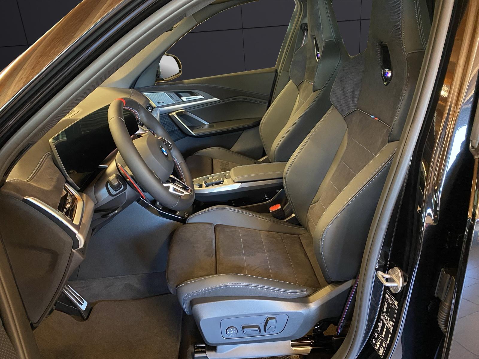 BMW X1 M35i-image-11