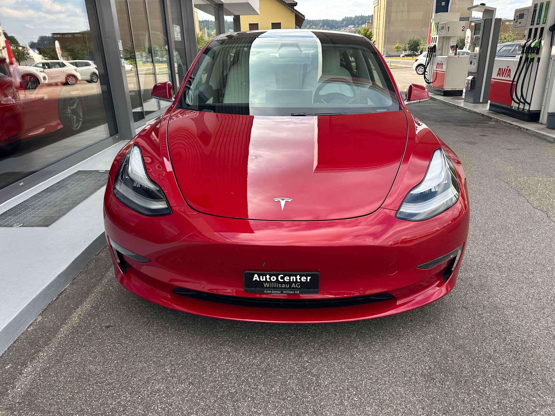 TESLA Model 3 Long Range Dual Motor AWD-showroom-element-2