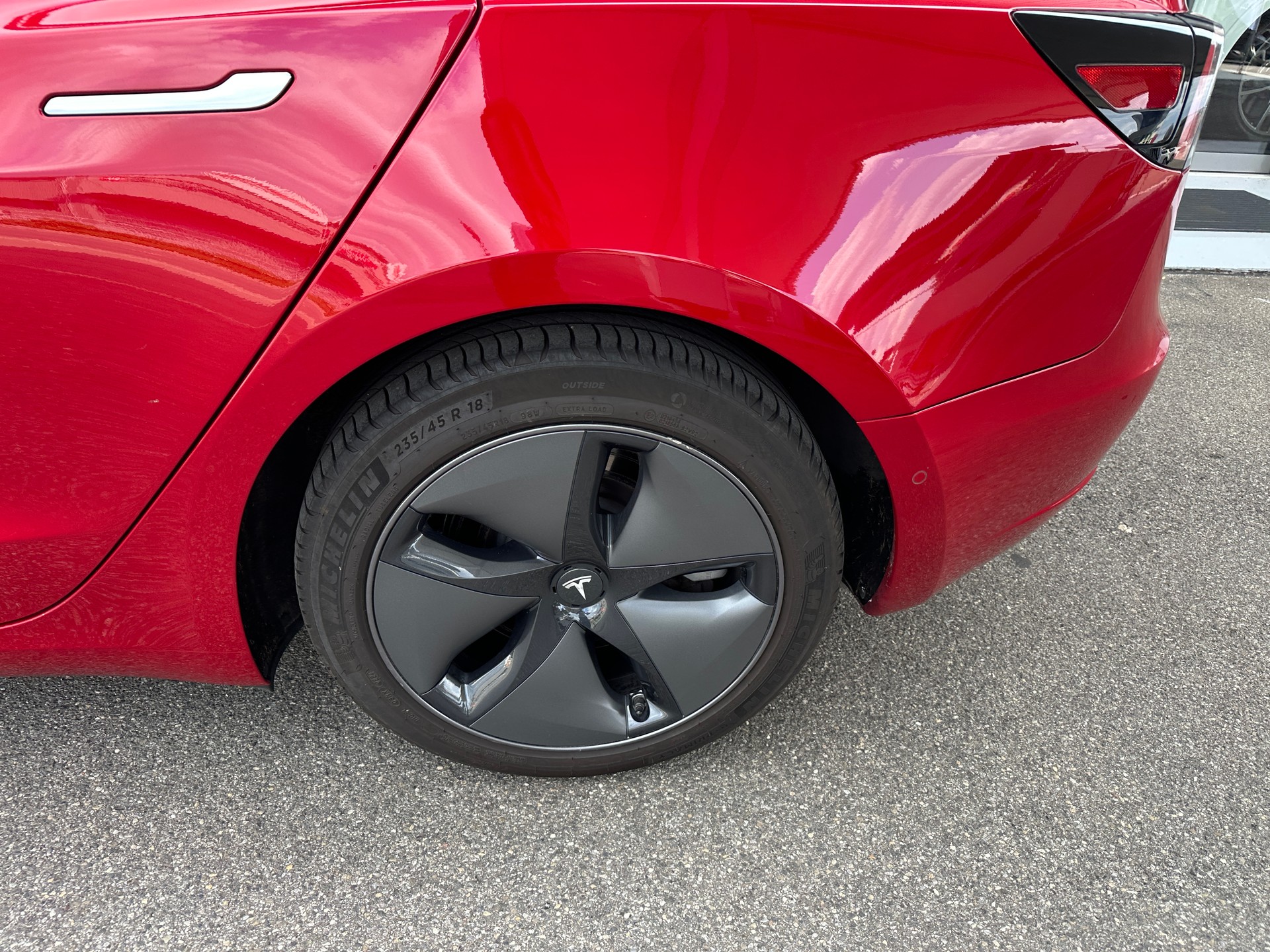 TESLA Model 3 Long Range Dual Motor AWD-image-11