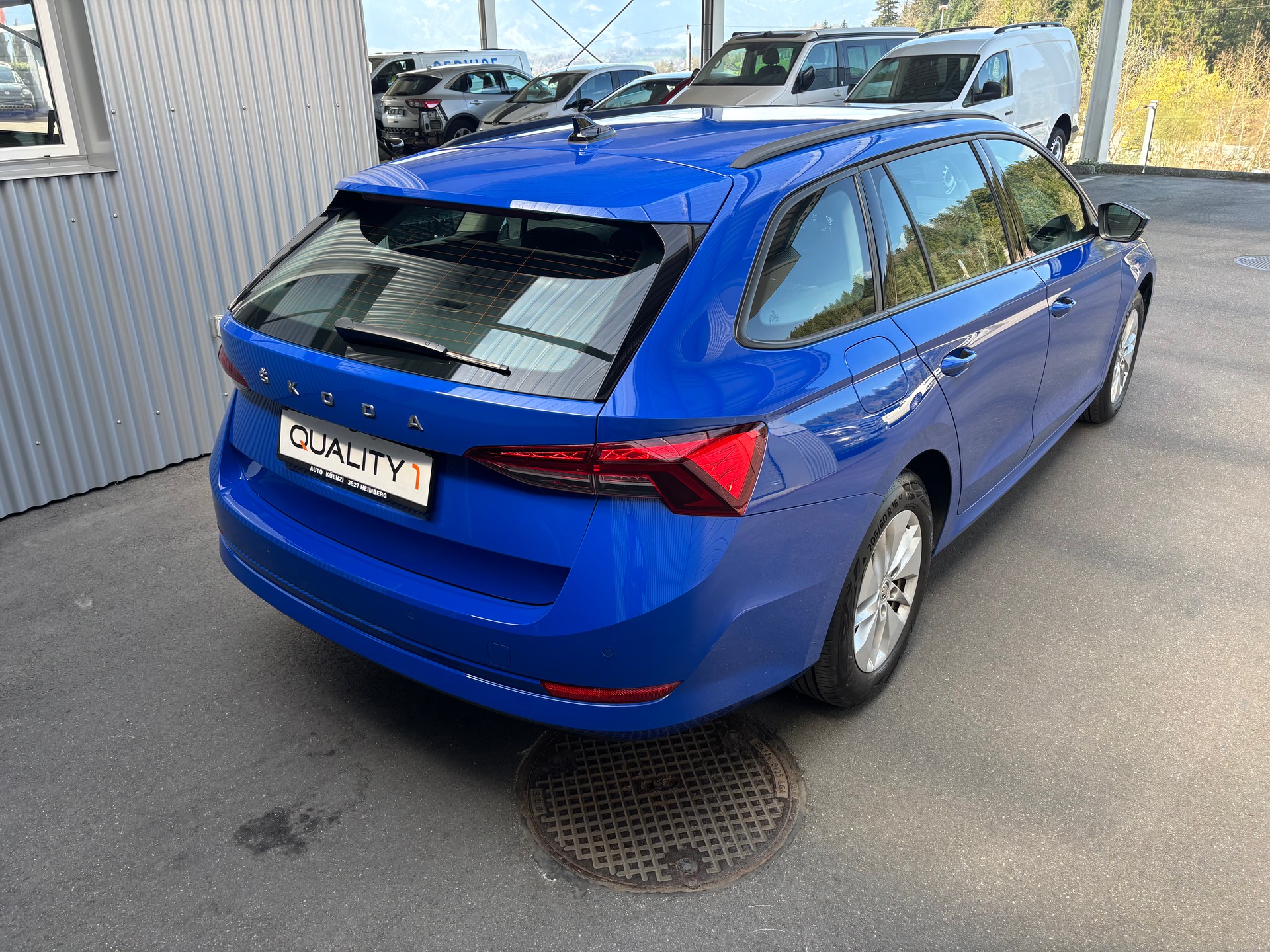 SKODA Octavia Combi 2.0 TDI DSG Ambition-showroom-element-3