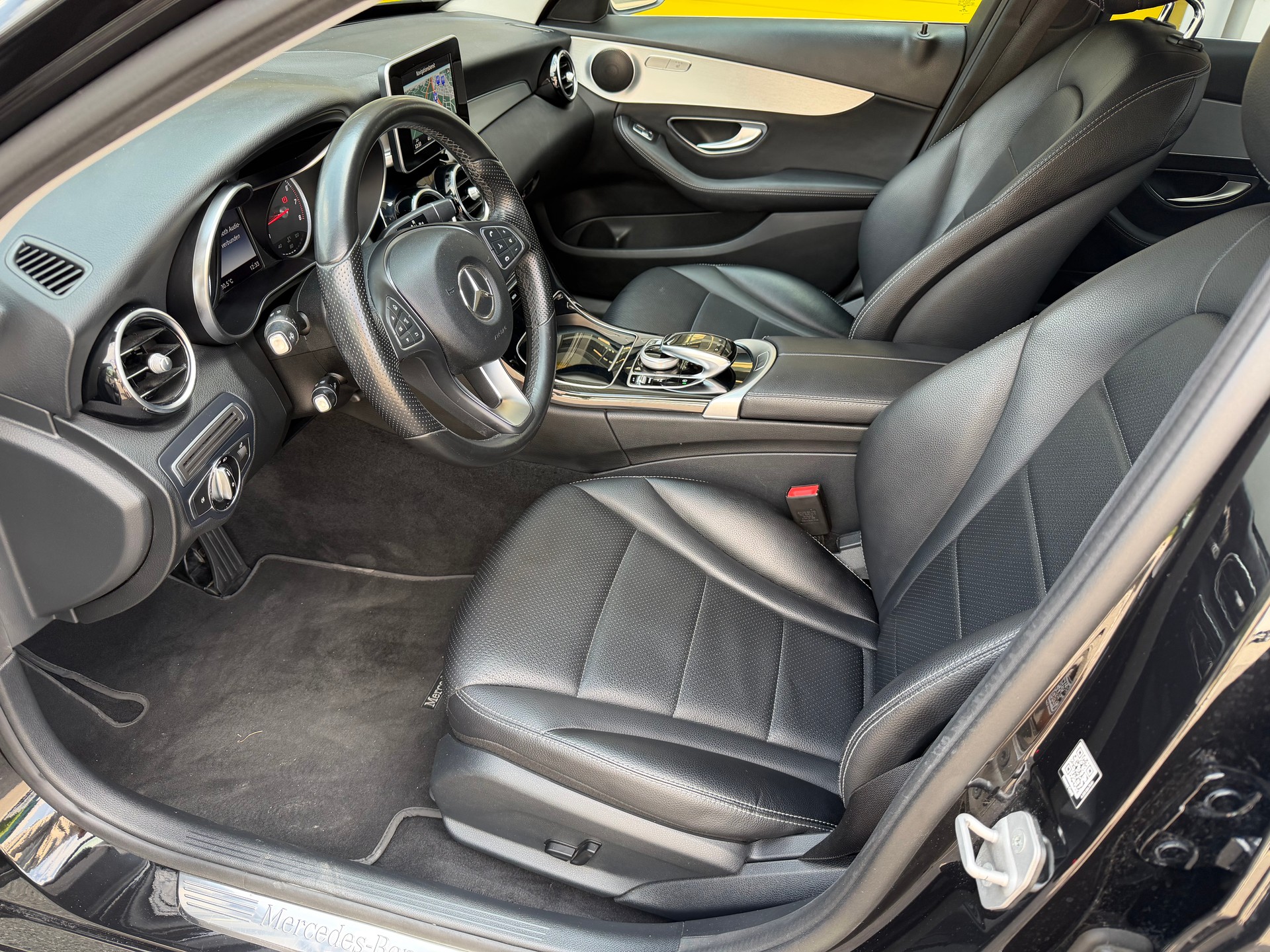 MERCEDES-BENZ C 180-image-9