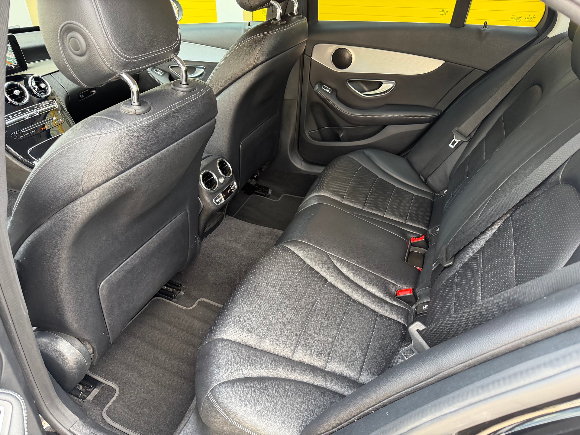 MERCEDES-BENZ C 180-image-10
