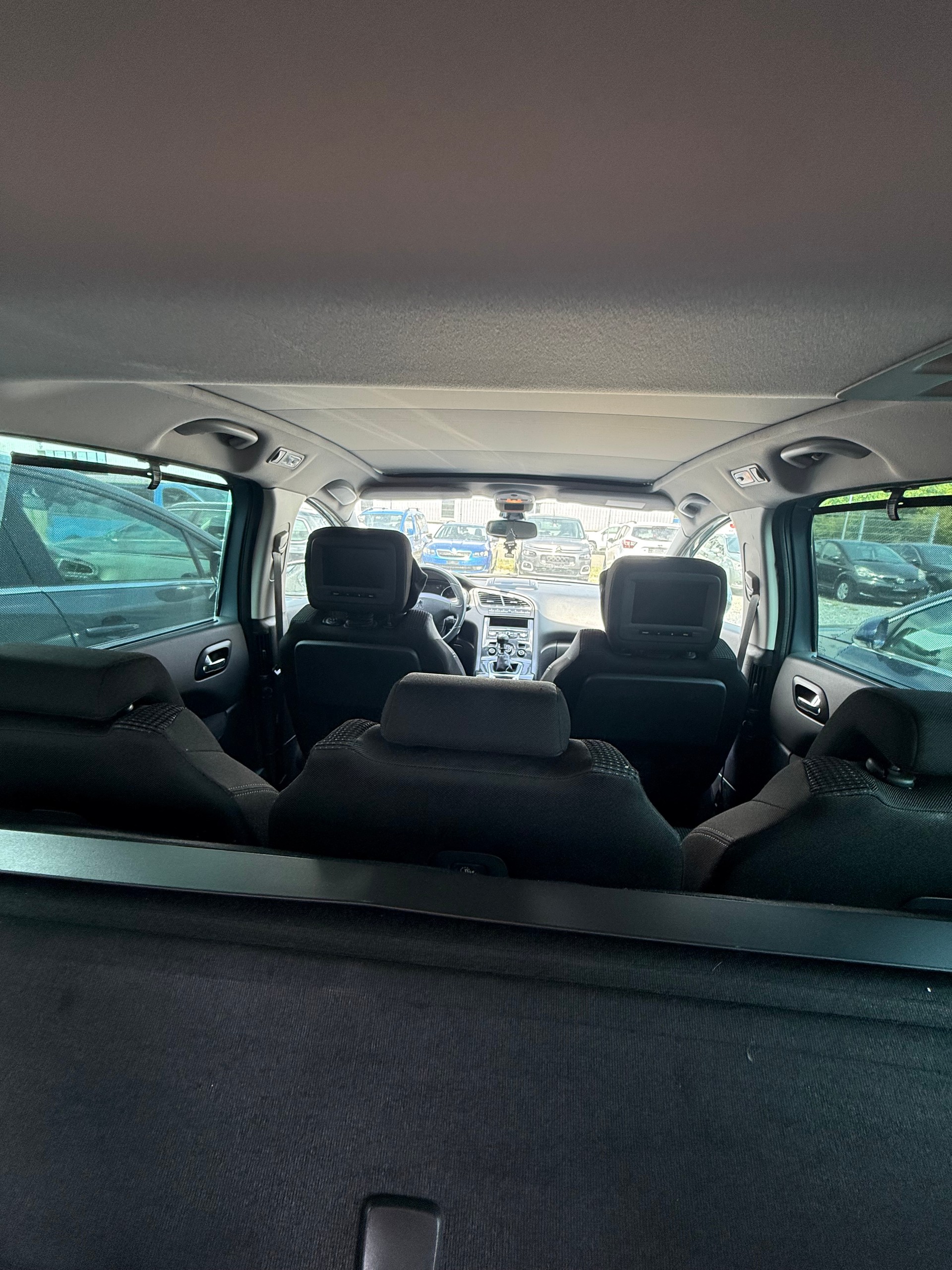 PEUGEOT 5008 1.6 16V T Sport Pack 7 Plätze-image-10