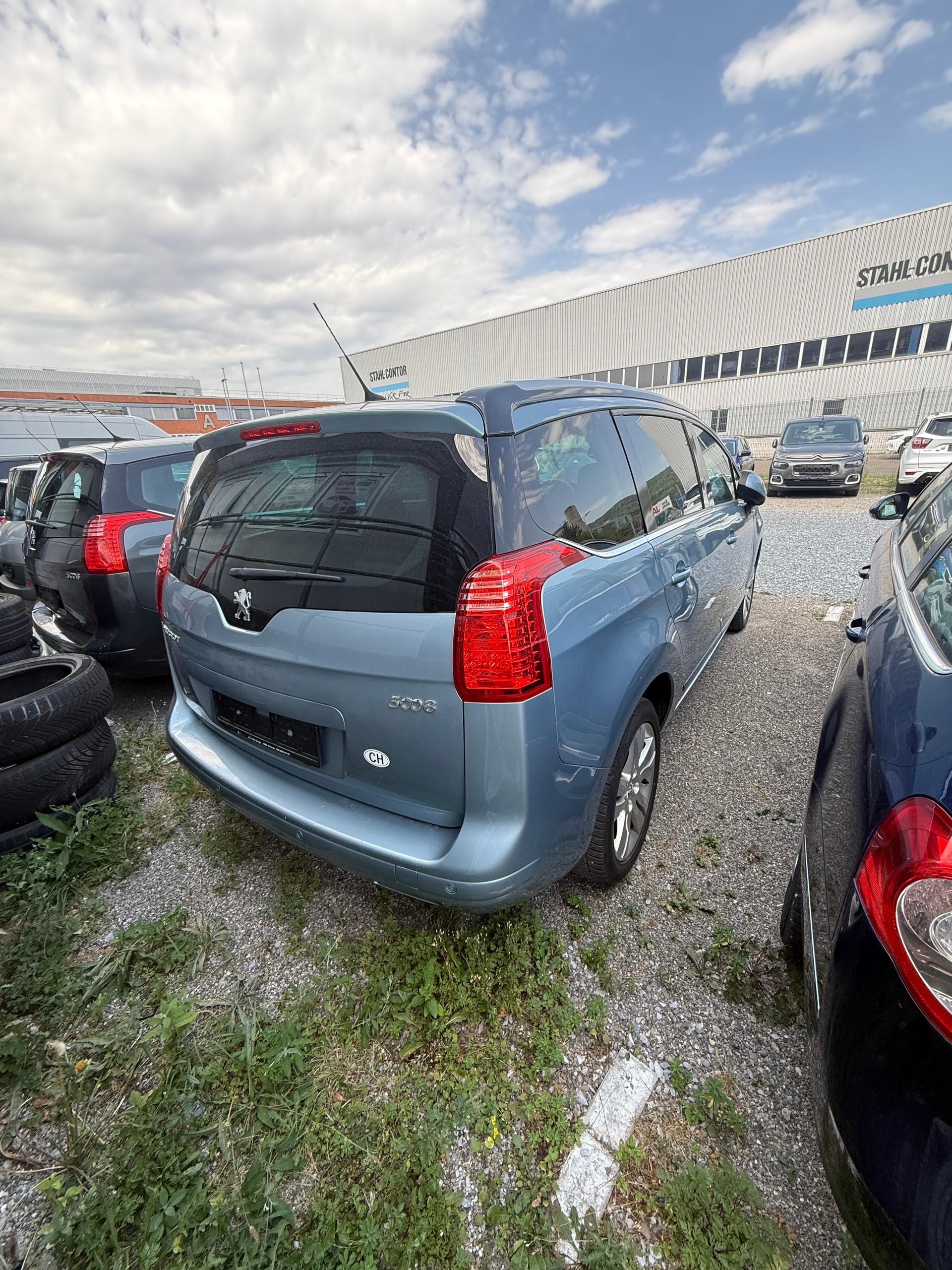 PEUGEOT 5008 1.6 16V T Sport Pack 7 Plätze-image-2